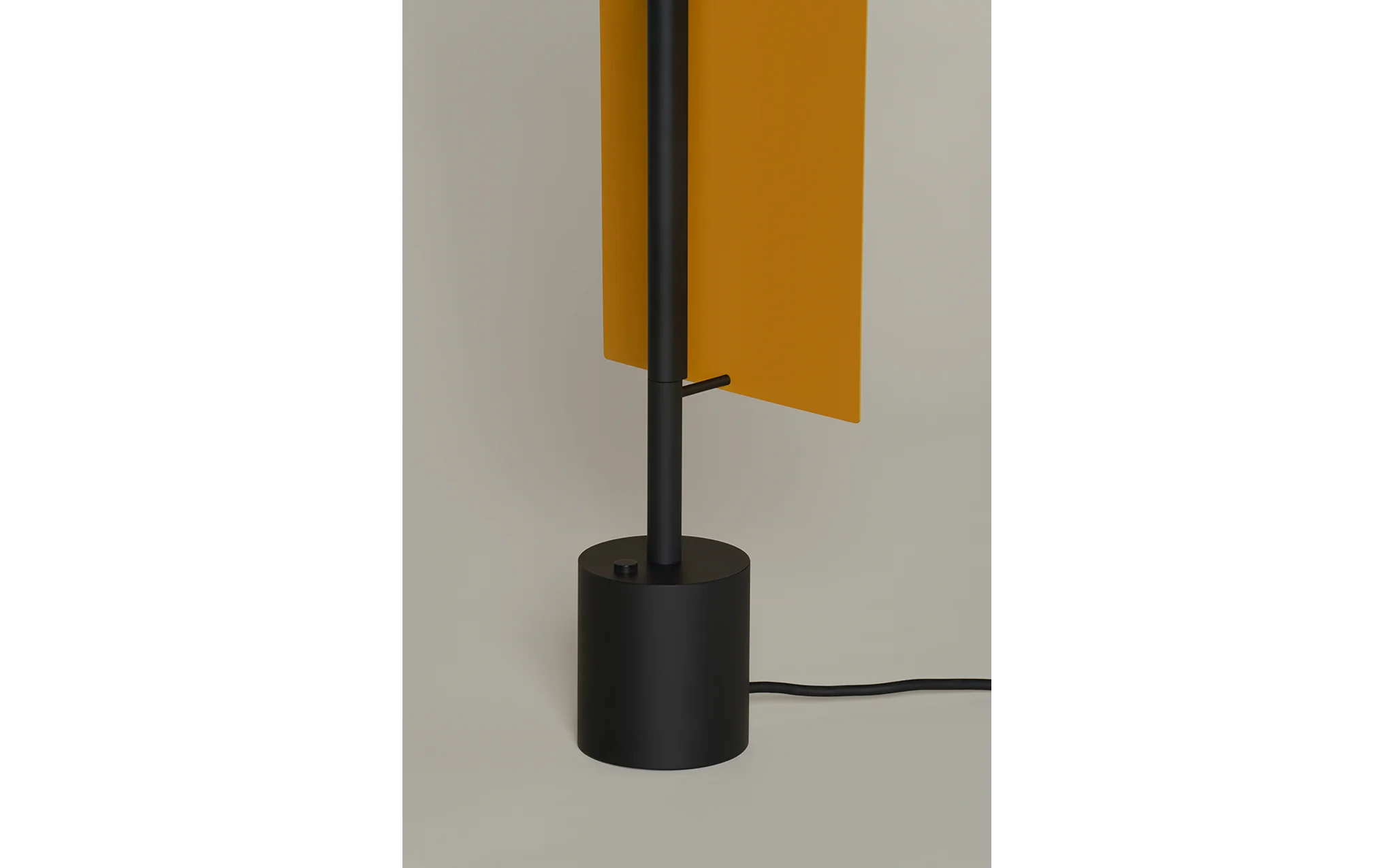 Lámina Dorada 45 table light - Image 6