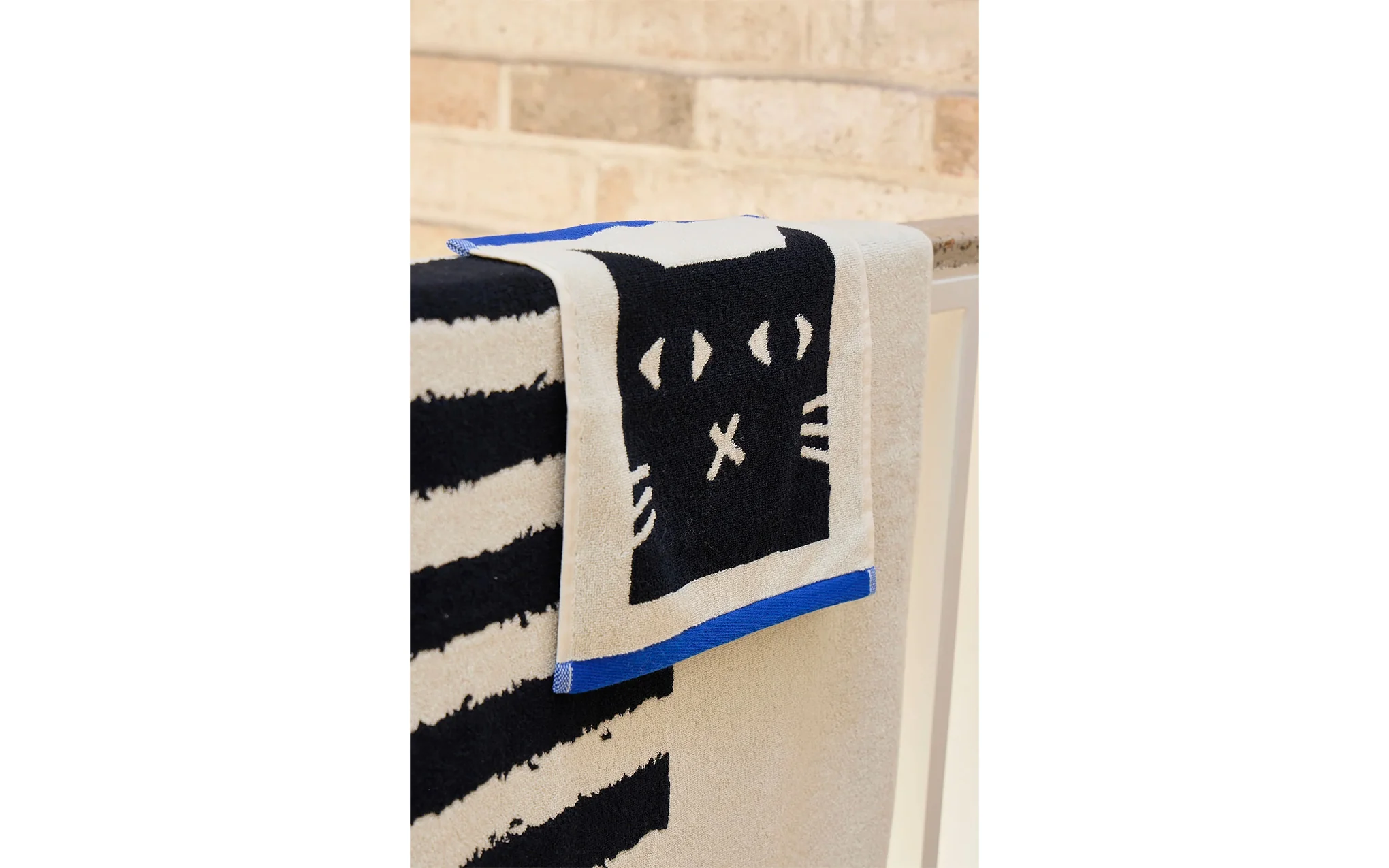 Lazy Cat towels - Image 2
