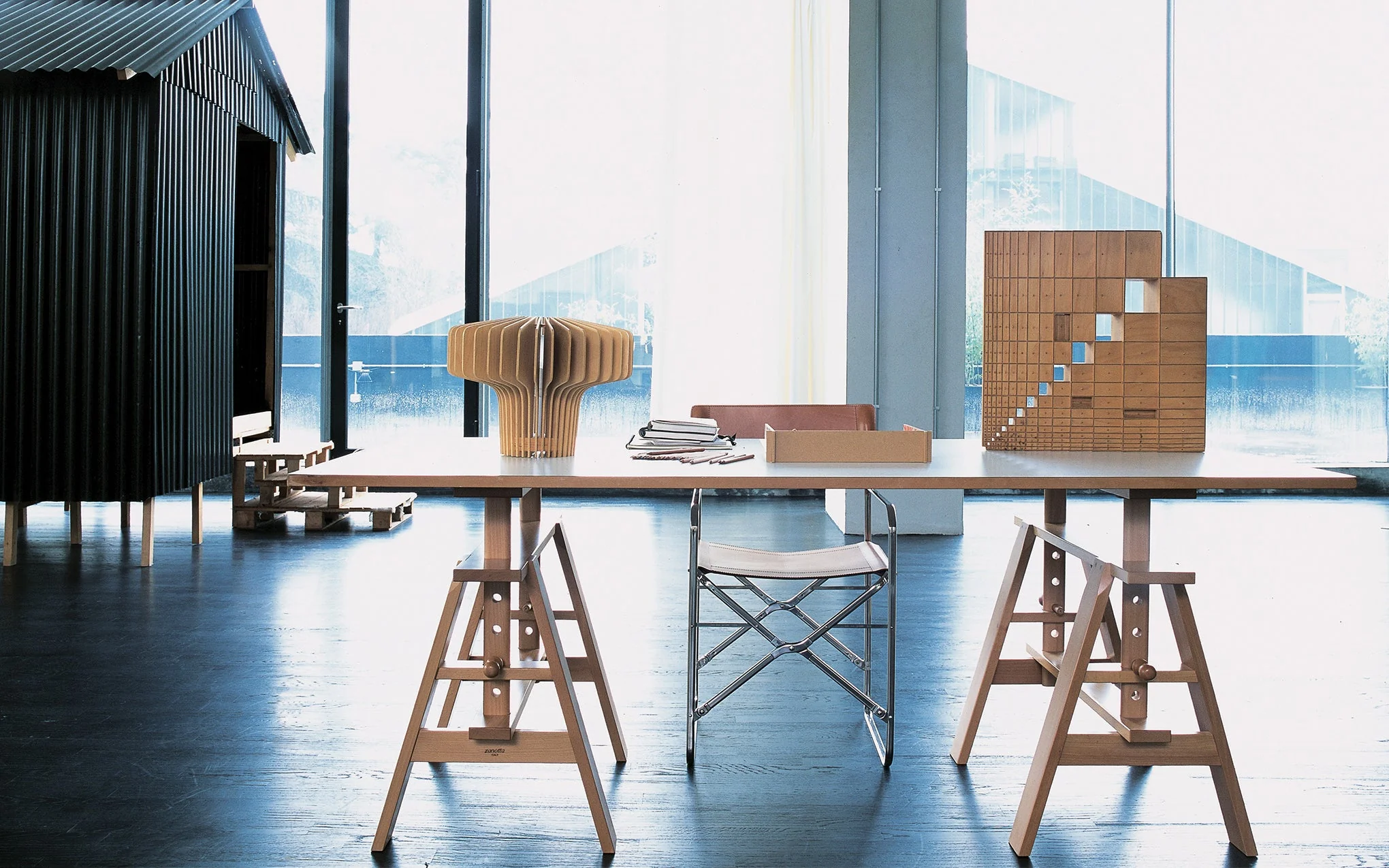 Leonardo trestle table - Image 5