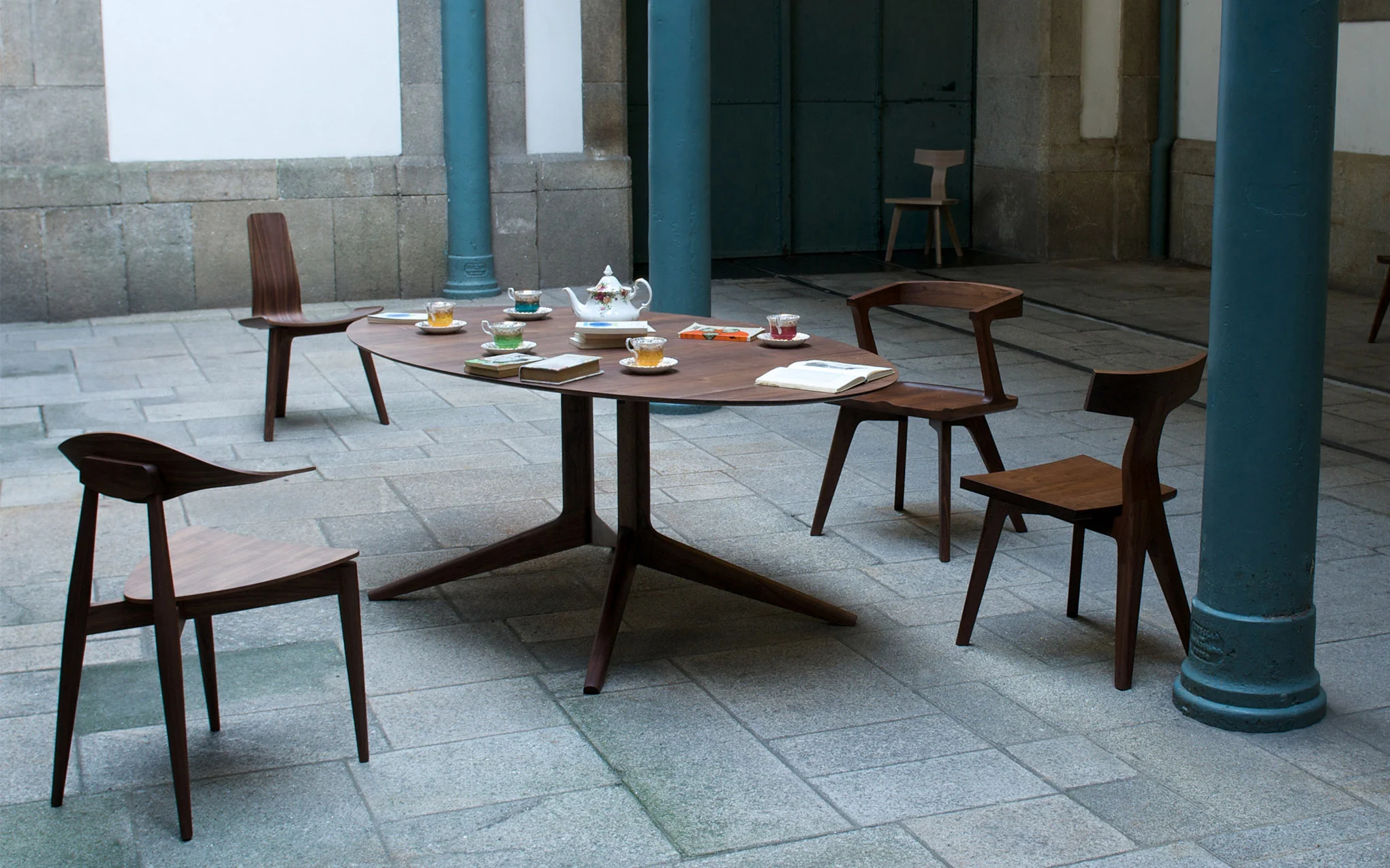 Light oval table - Image 7