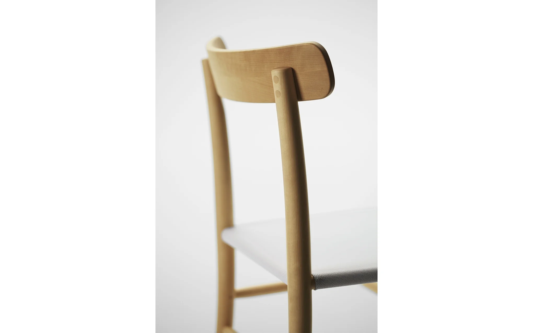Lightwood chair - mesh seat - Image 10