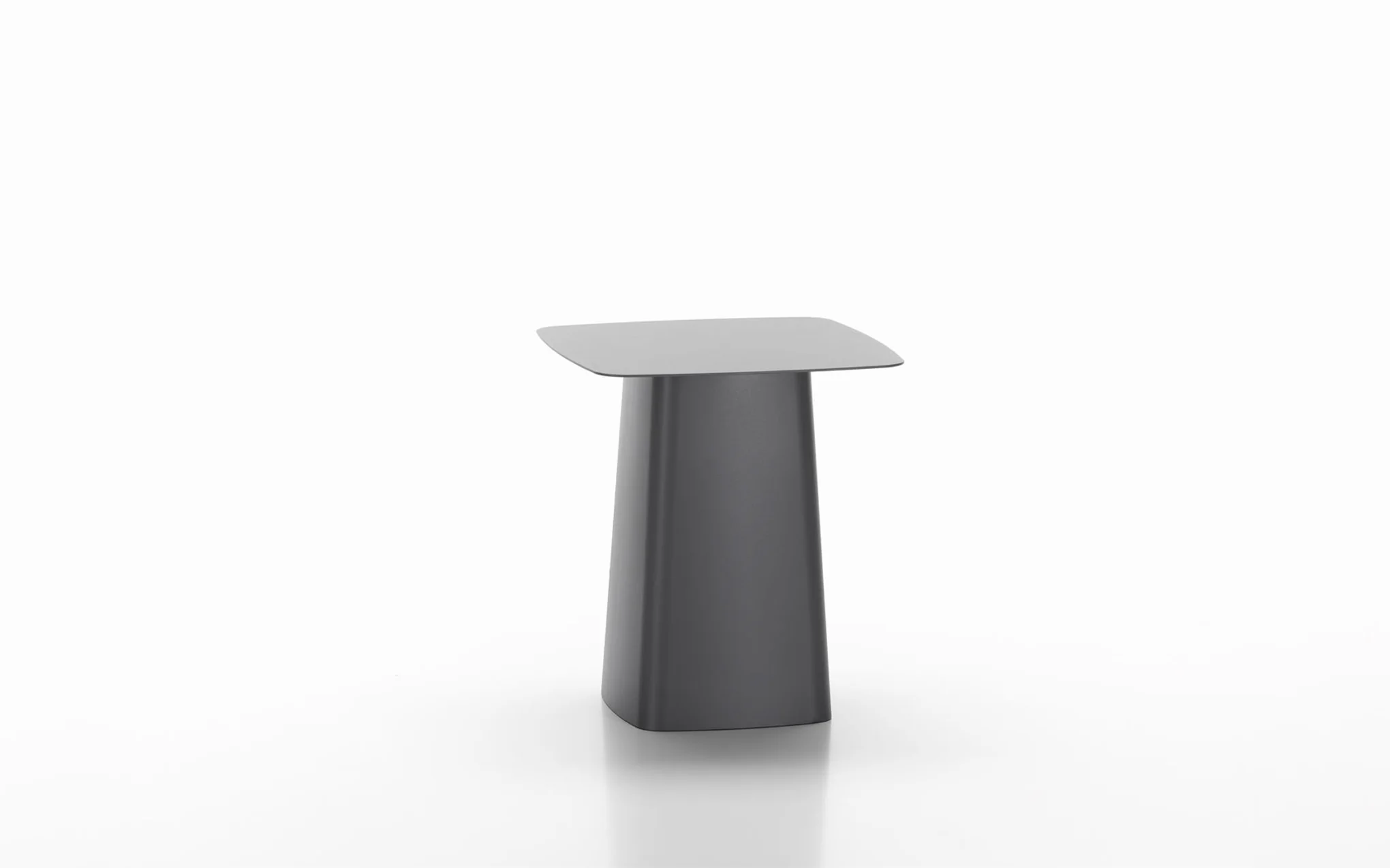 Metal Side Table - outdoor - Image 2