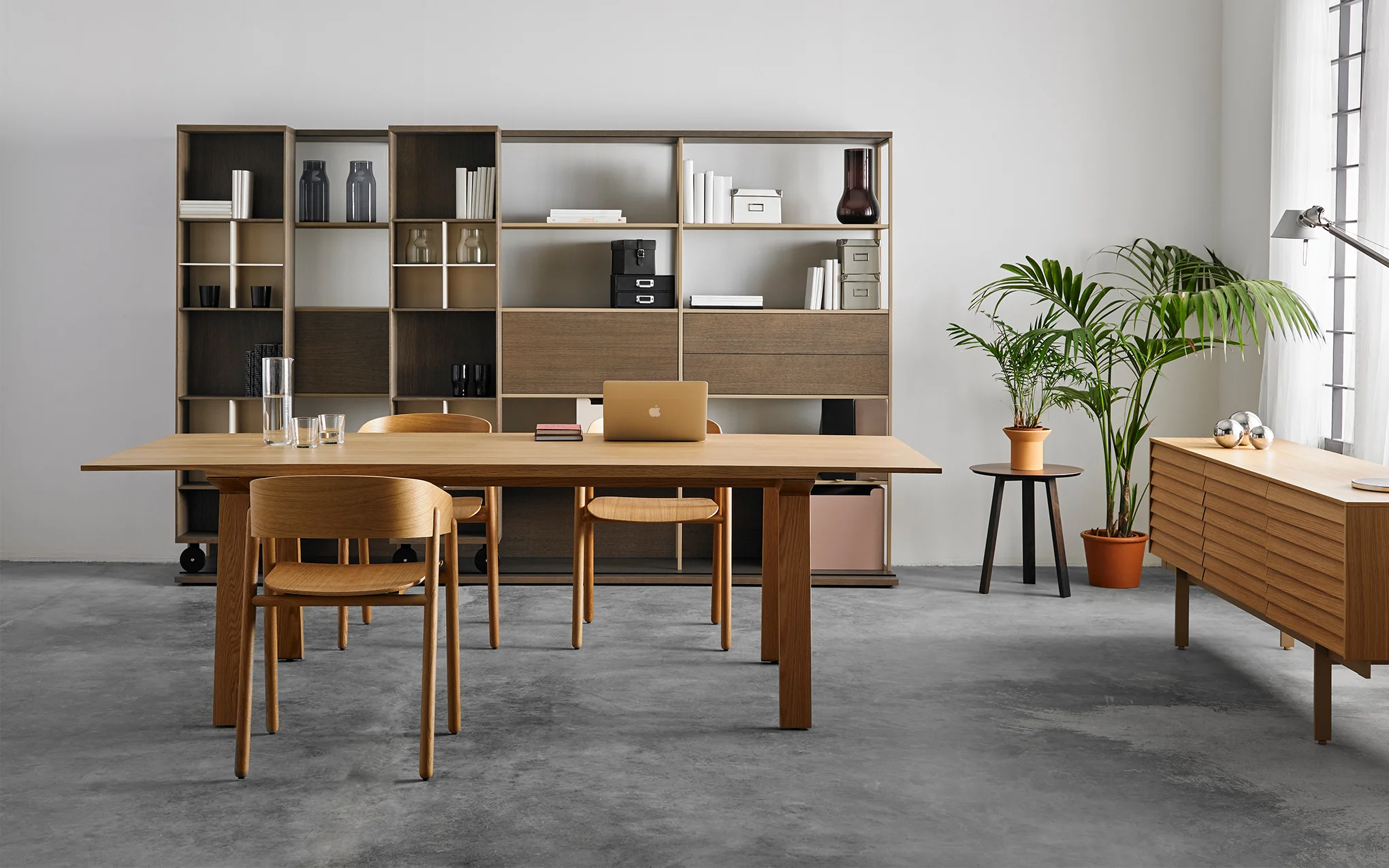 Mitis dining table - Image 3