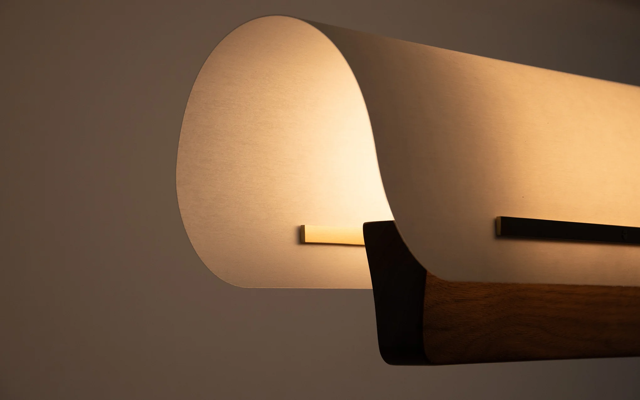 Modernist linear suspension light - Image 3