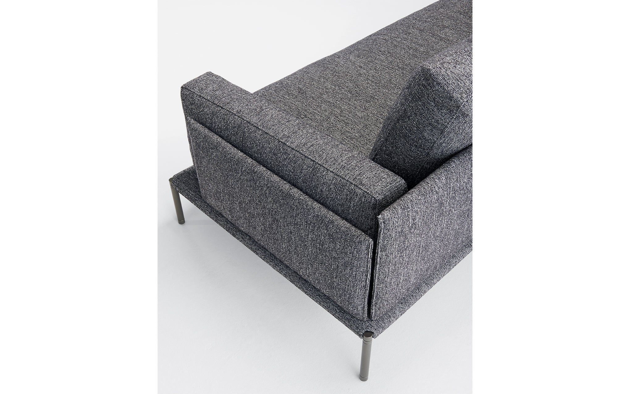 Noah monobloc sofa - Image 8