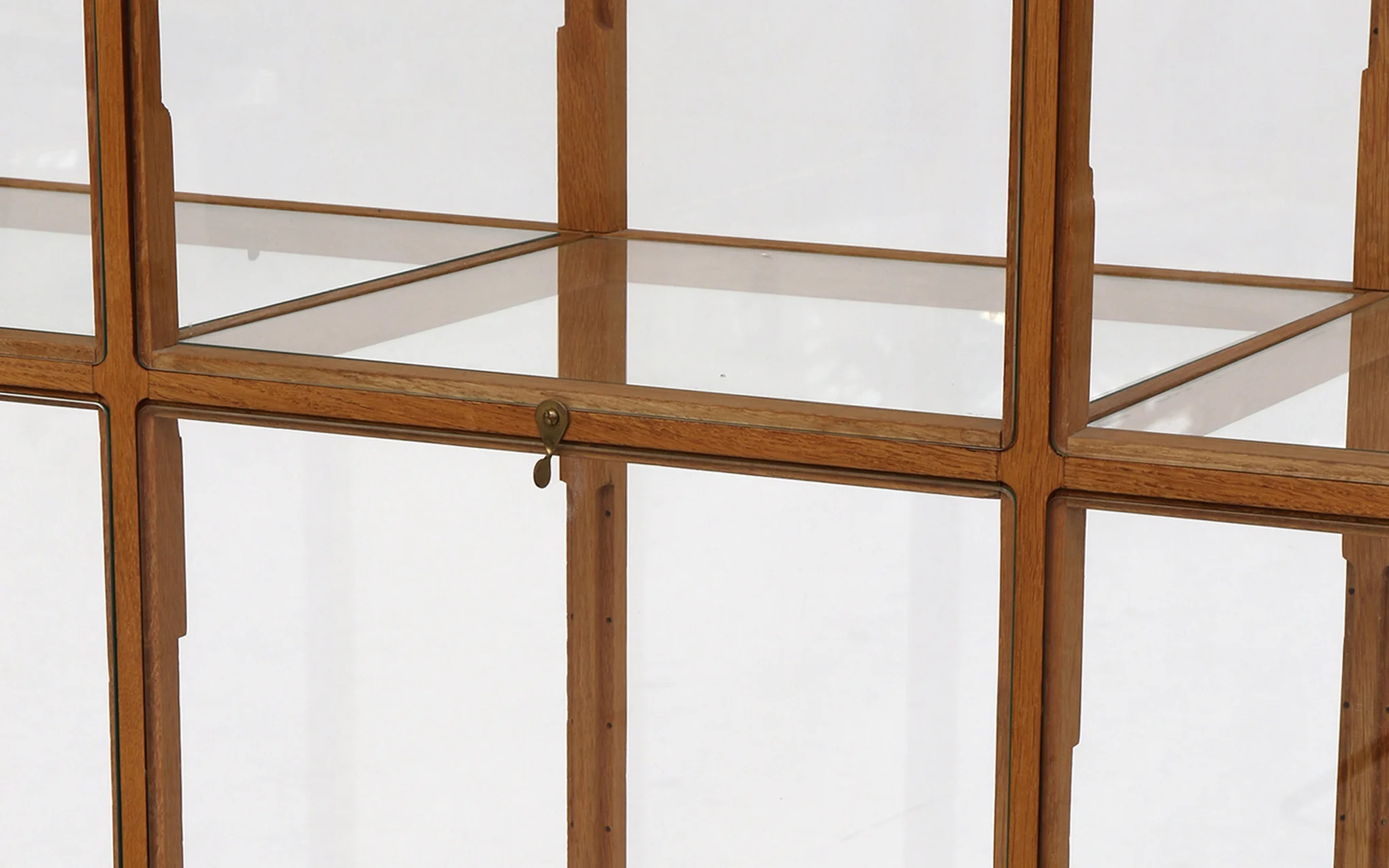 Oak display cabinet - Image 14