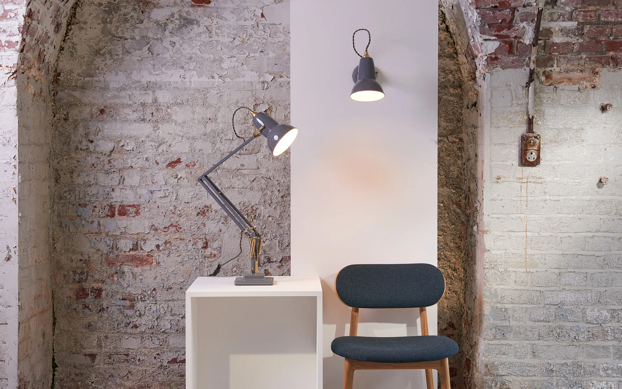 Original 1227 wall light - Image 4