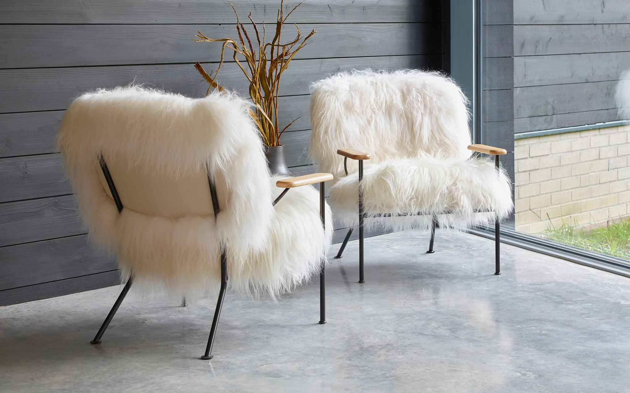 Orlando armchair with walnut arms - Image 4