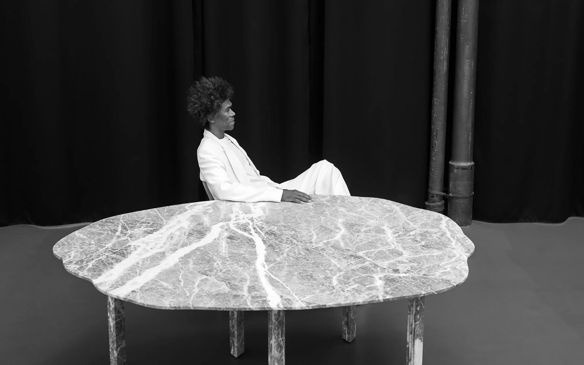 Orpheus dining table - Image 5