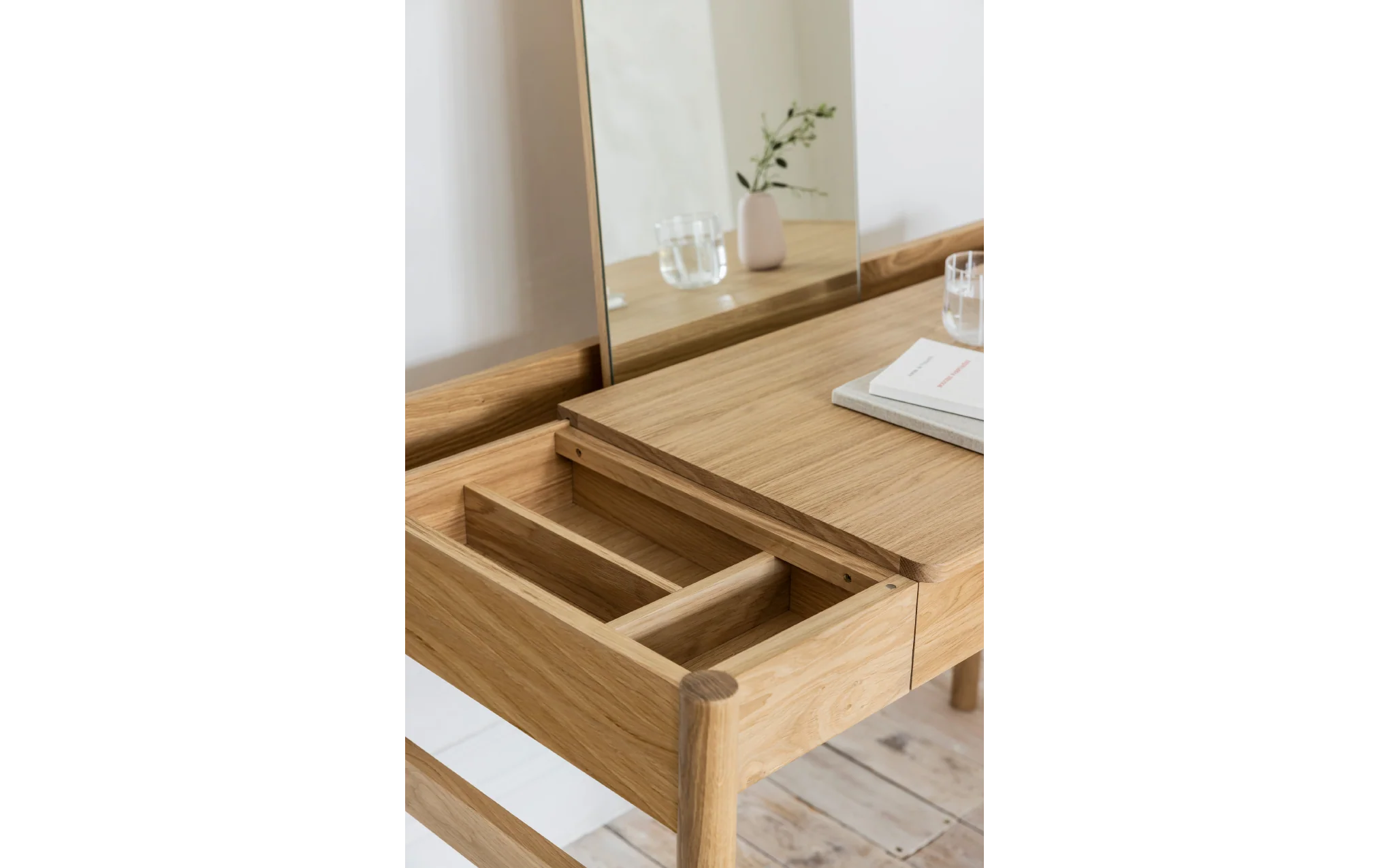 Pala dressing table - Image 4