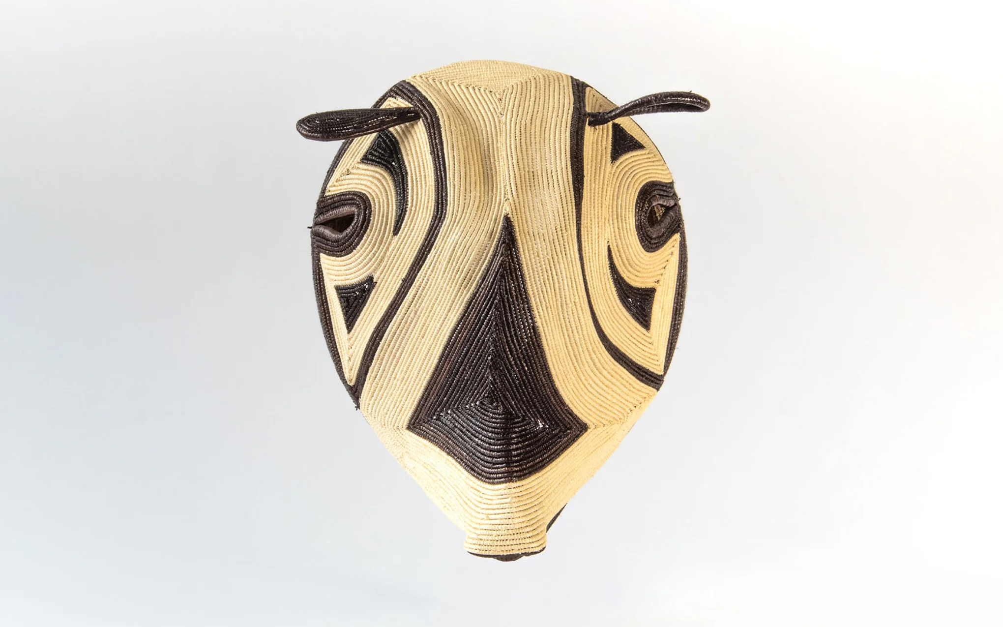 Panamanian ceremonial animal mask - Image 2