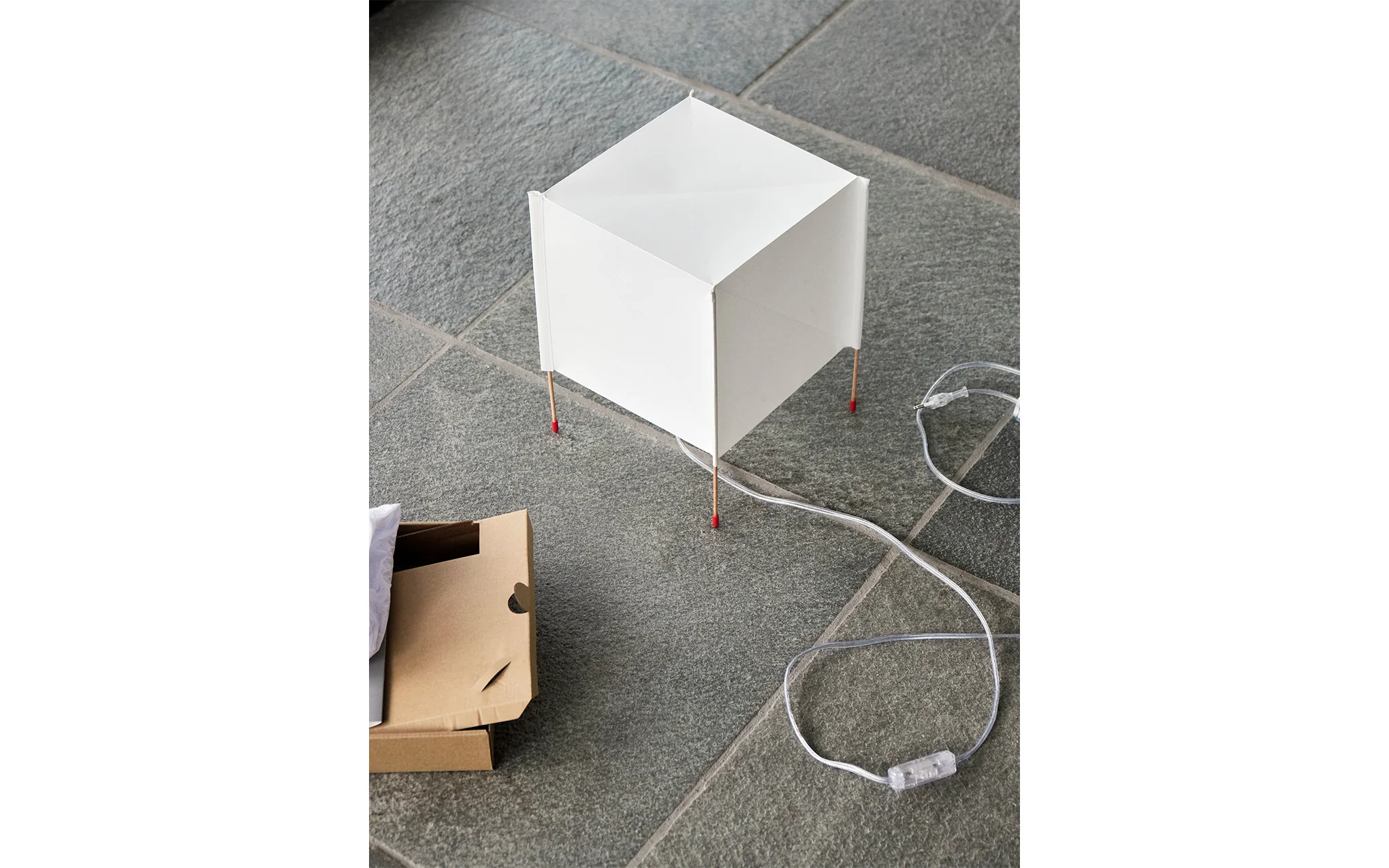 Paper Cube table light - Image 4
