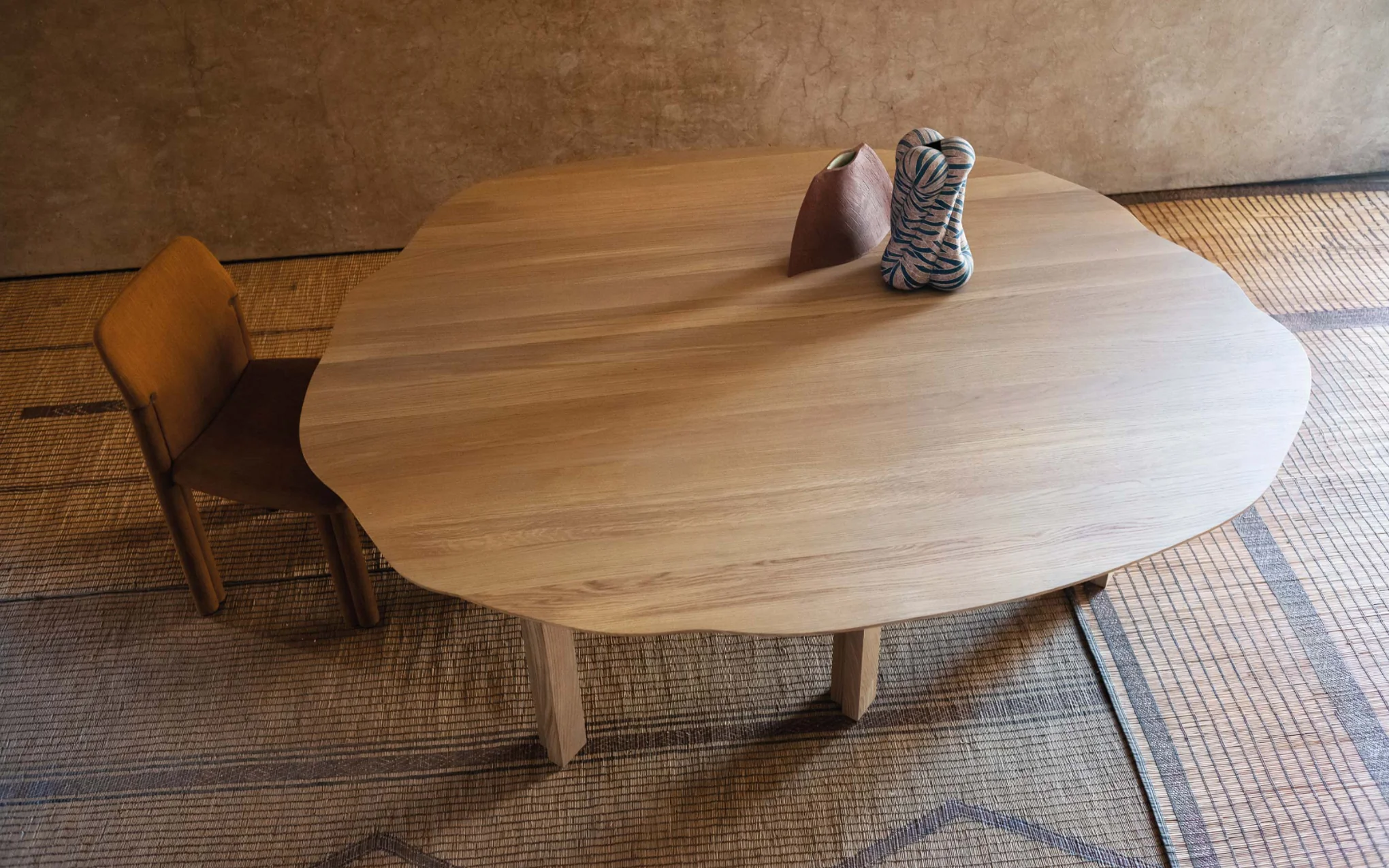 Parker dining table - Image 4