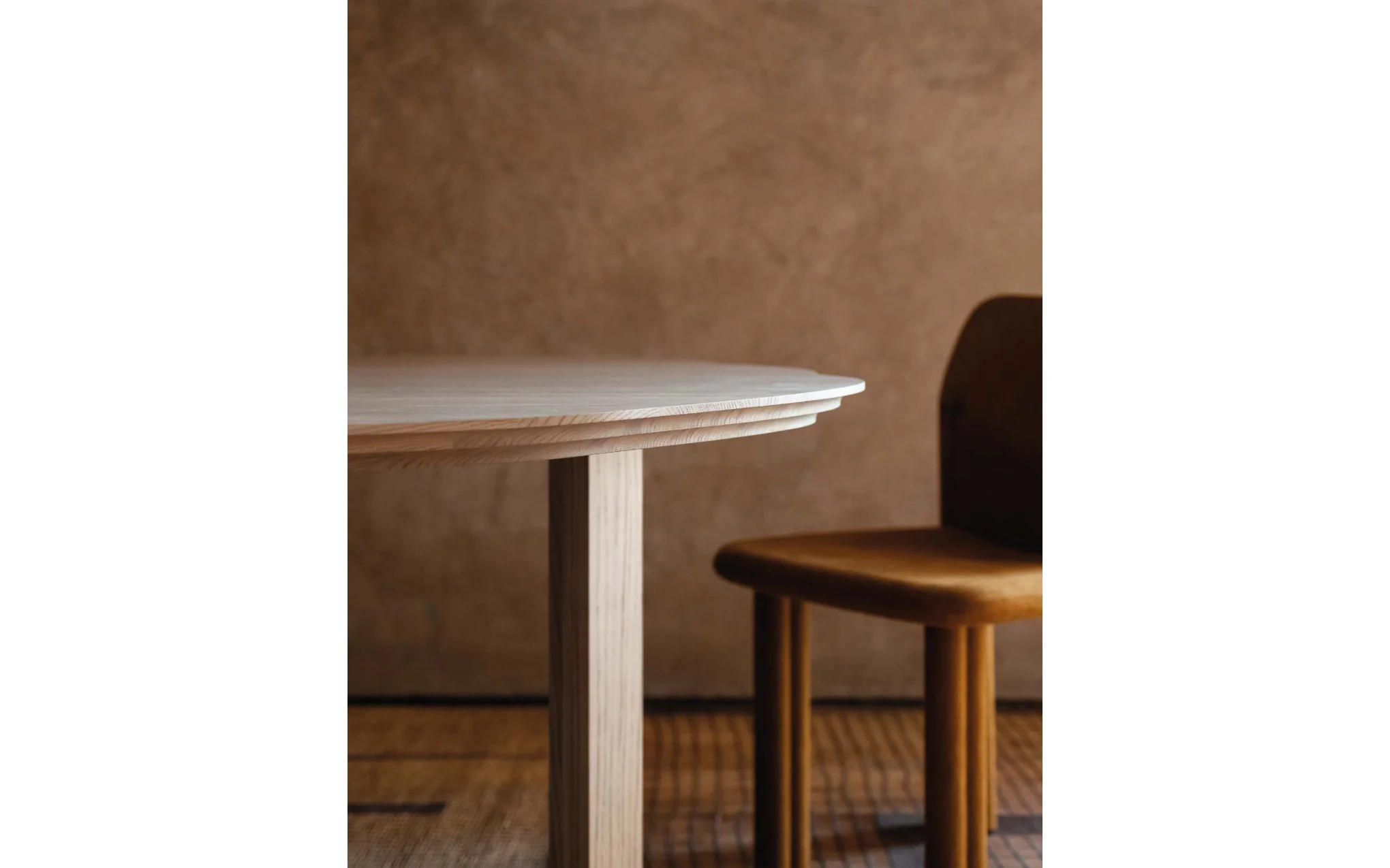 Parker dining table - Image 8