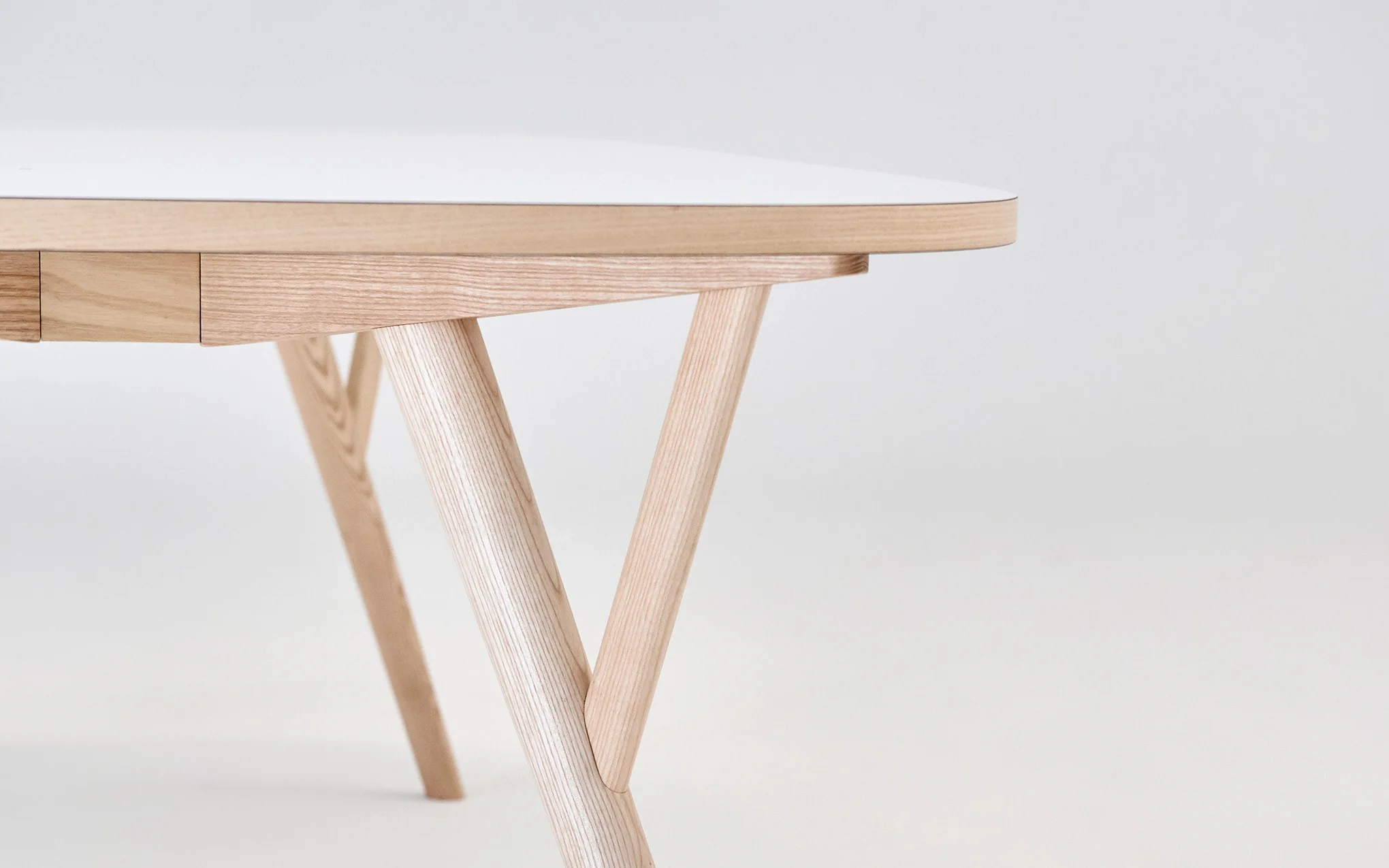 Peggy table - Image 4