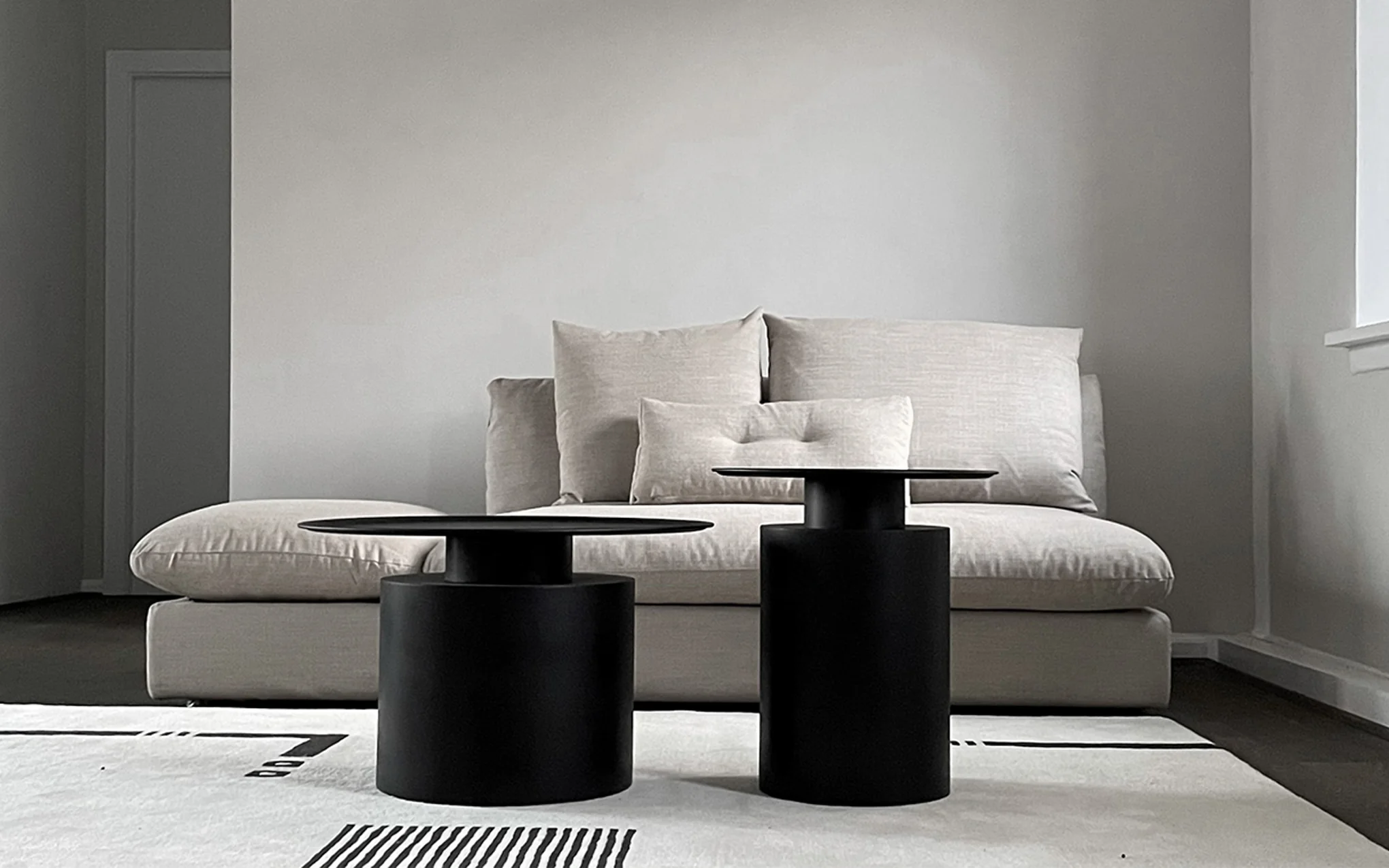 Pillar coffee table - Image 8