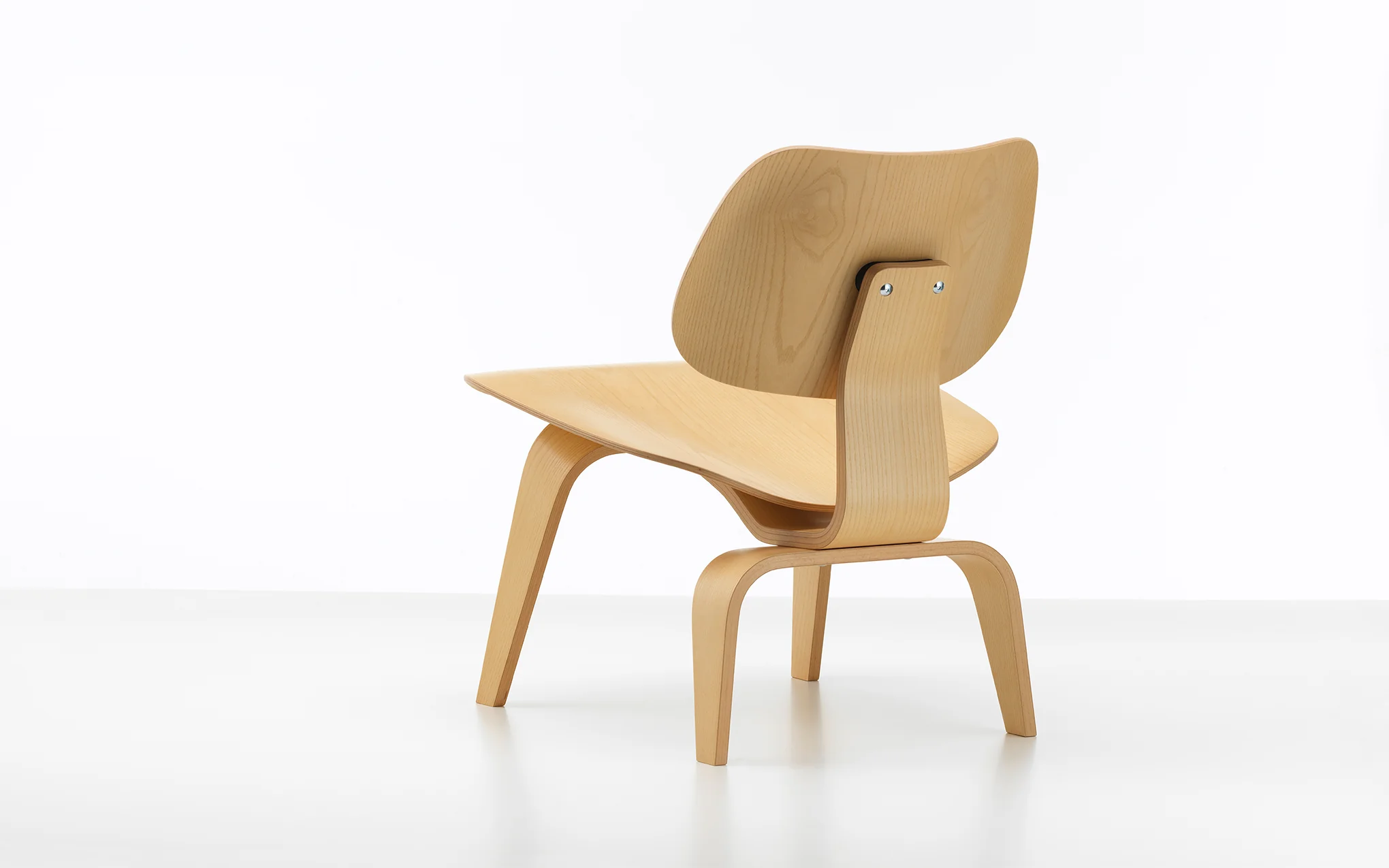 Plywood Group LCW chair - Image 3