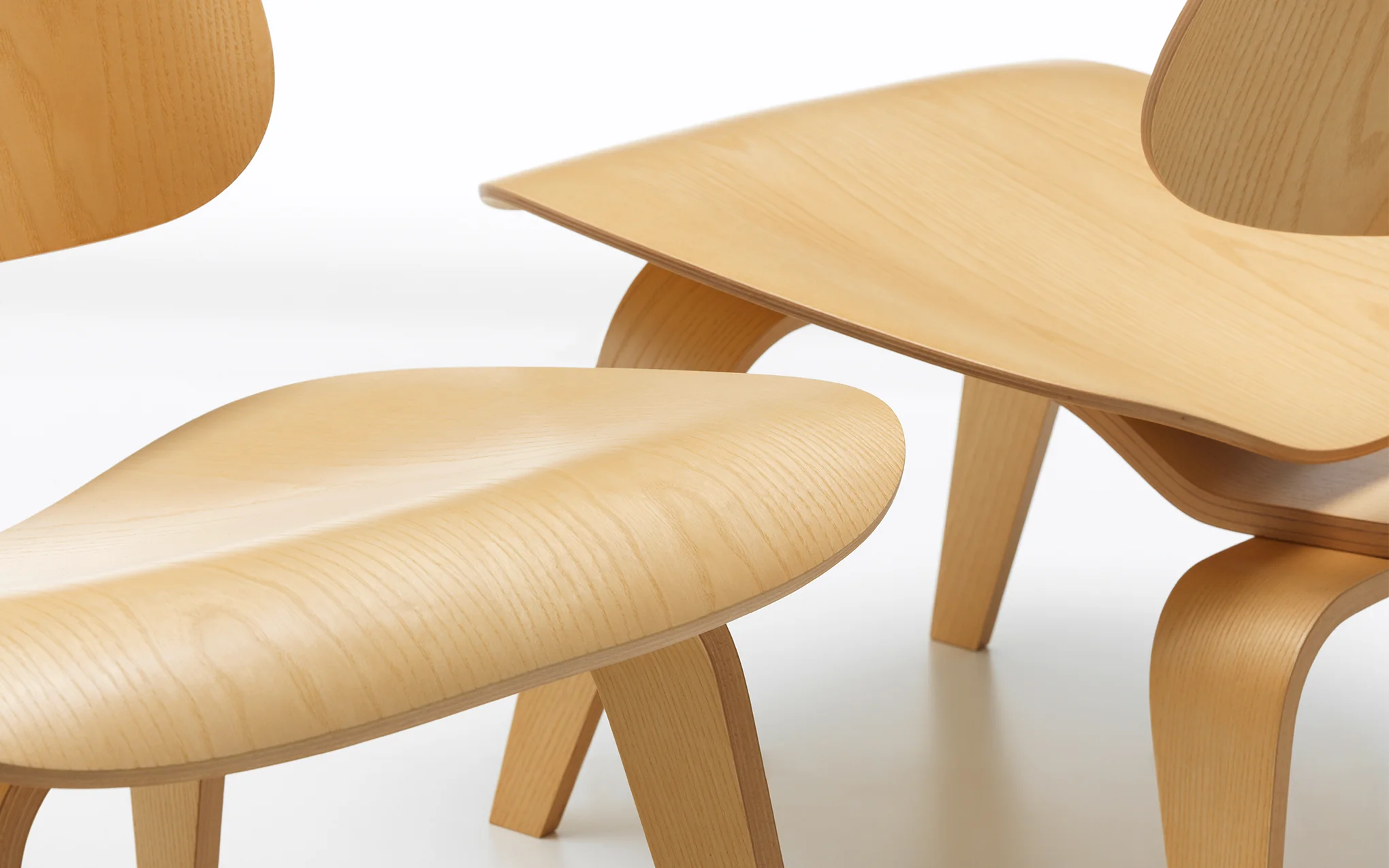 Plywood Group LCW chair - Image 4