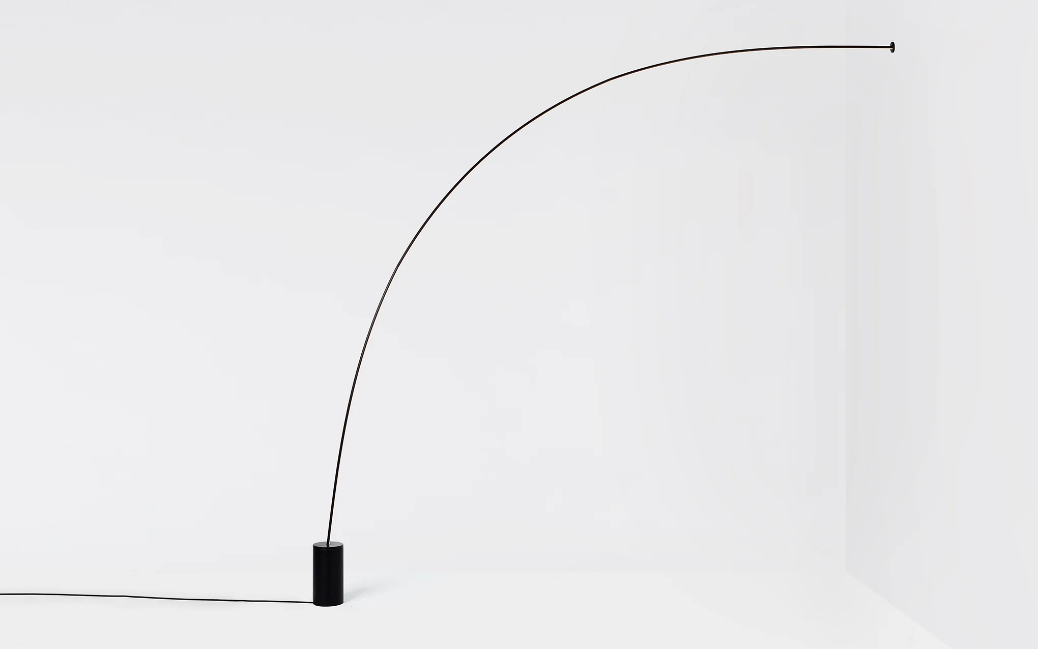 Pole 4 - wall to floor light