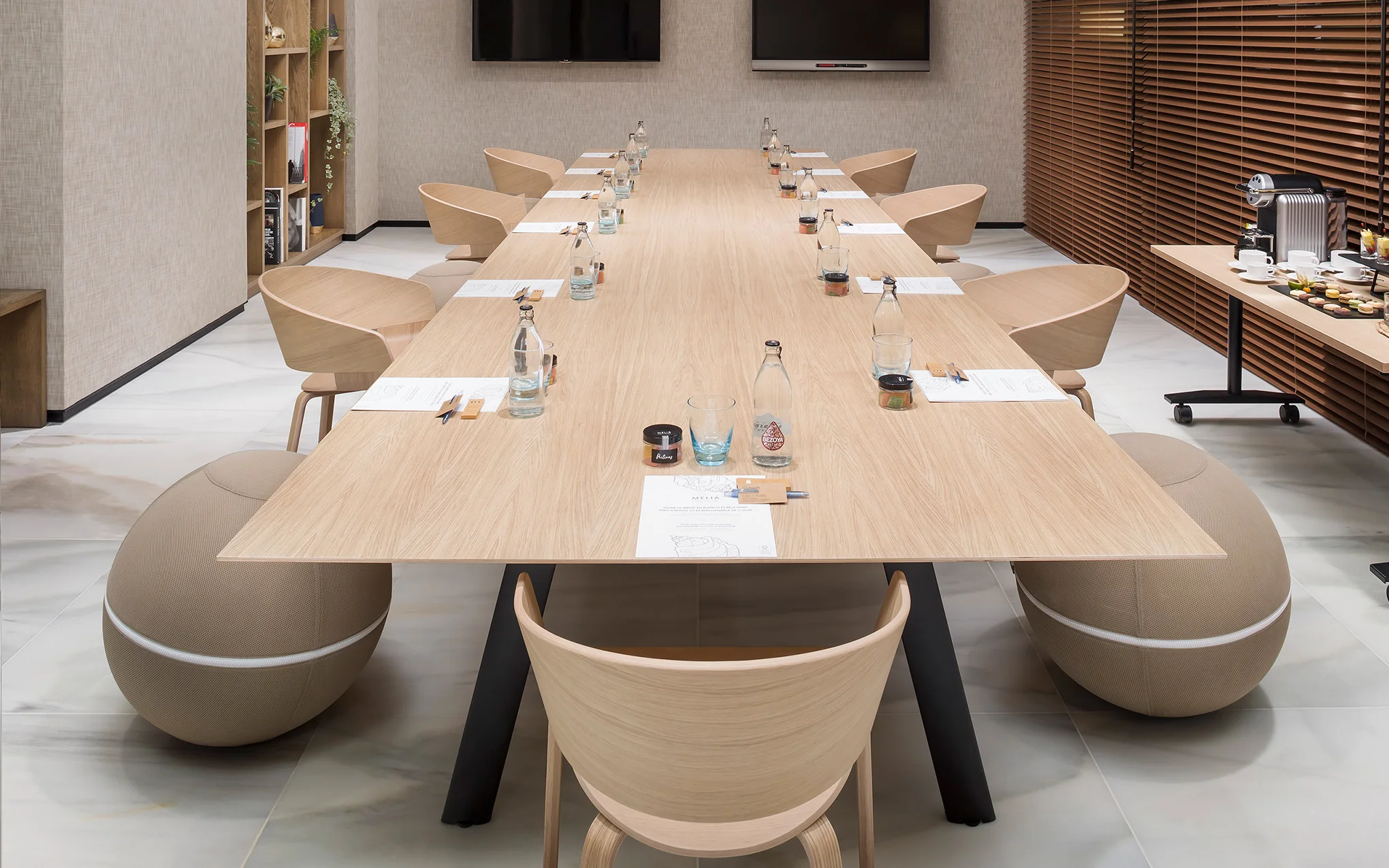 Radial Conference table - Image 3