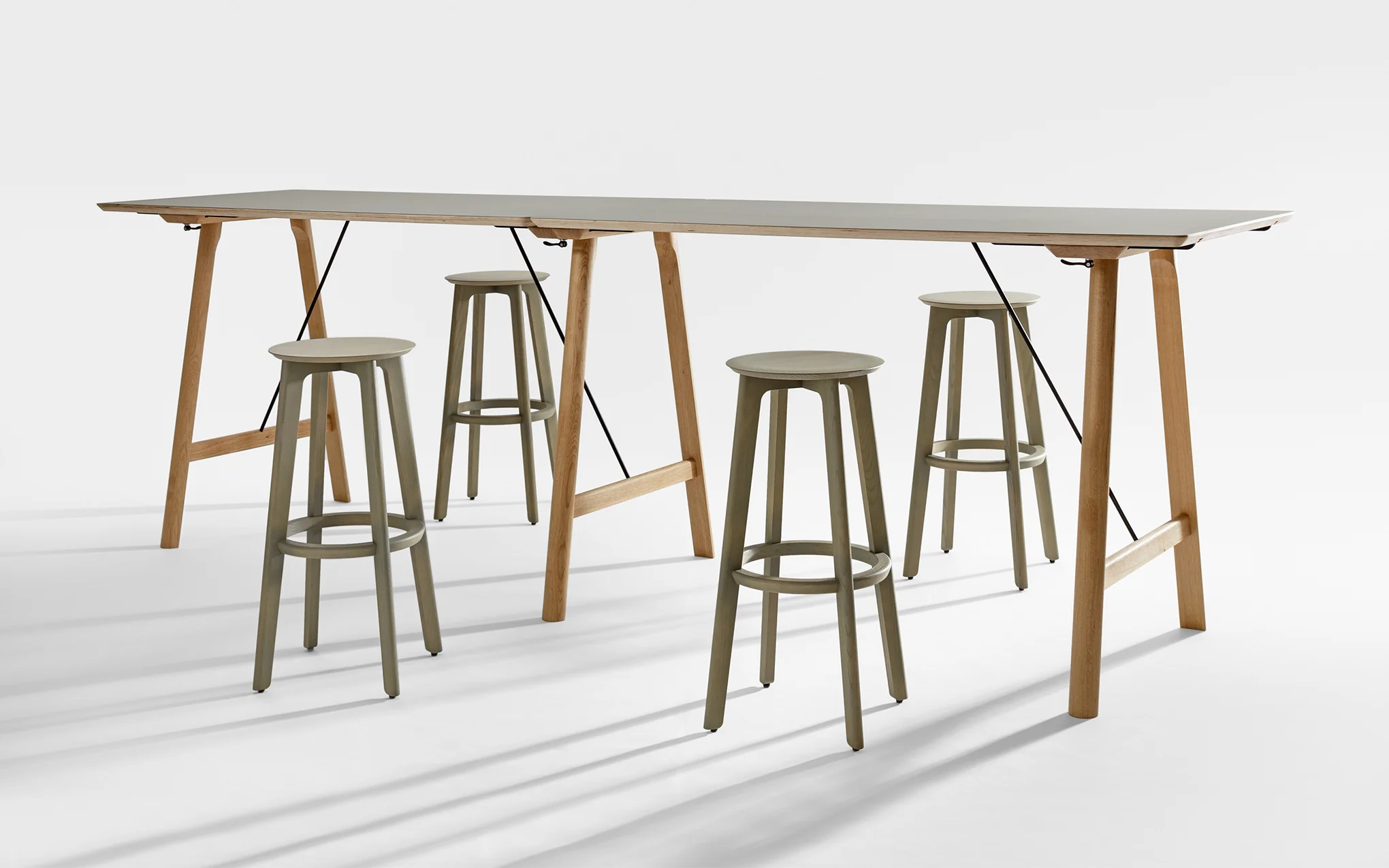 Rail high table - Image 3