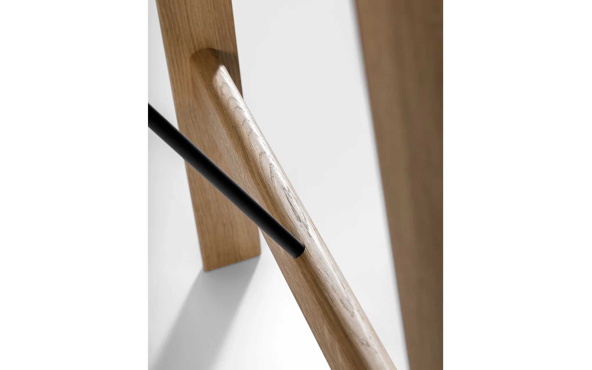 Rail high table - Image 6