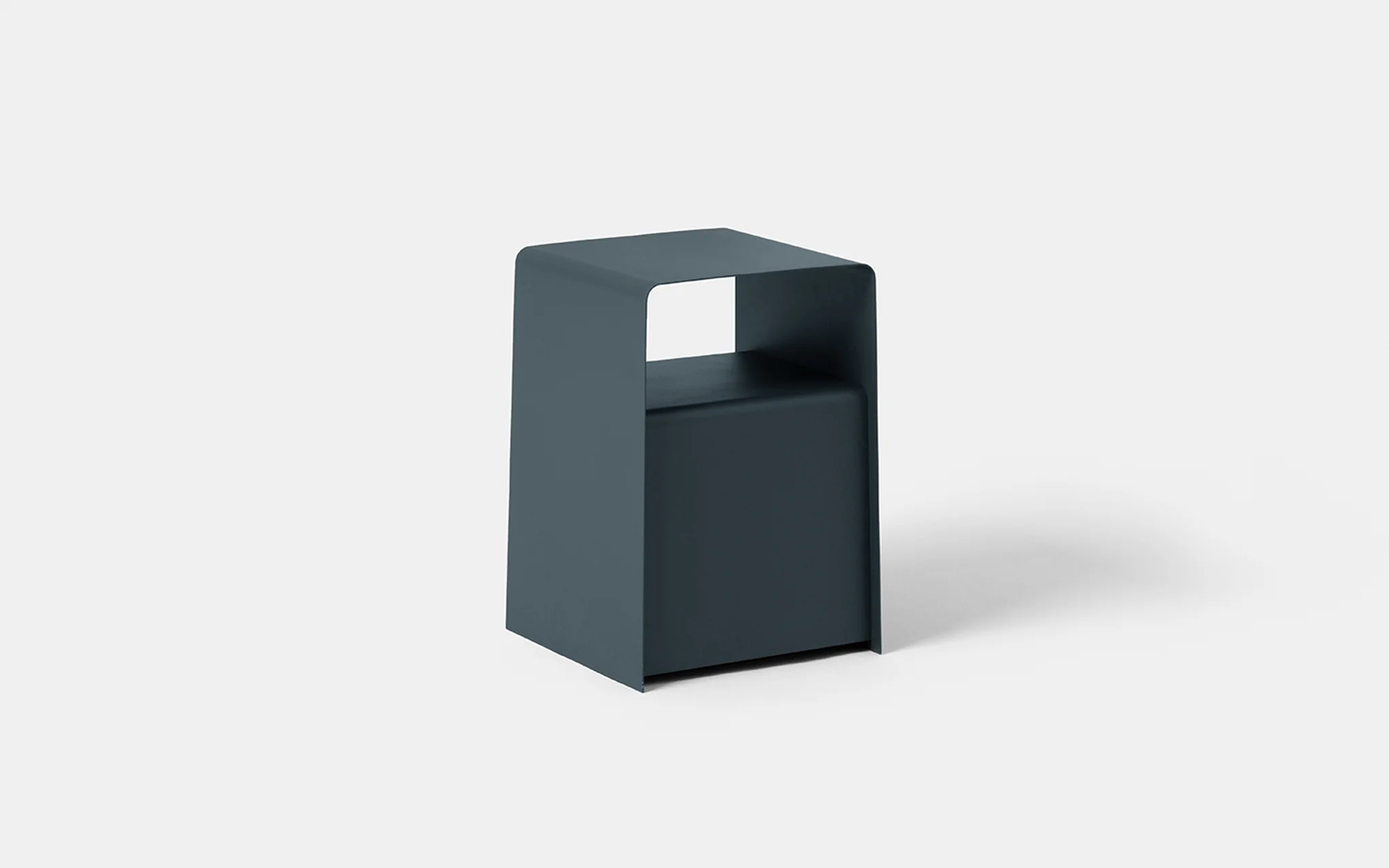 Resort side table - Image 5