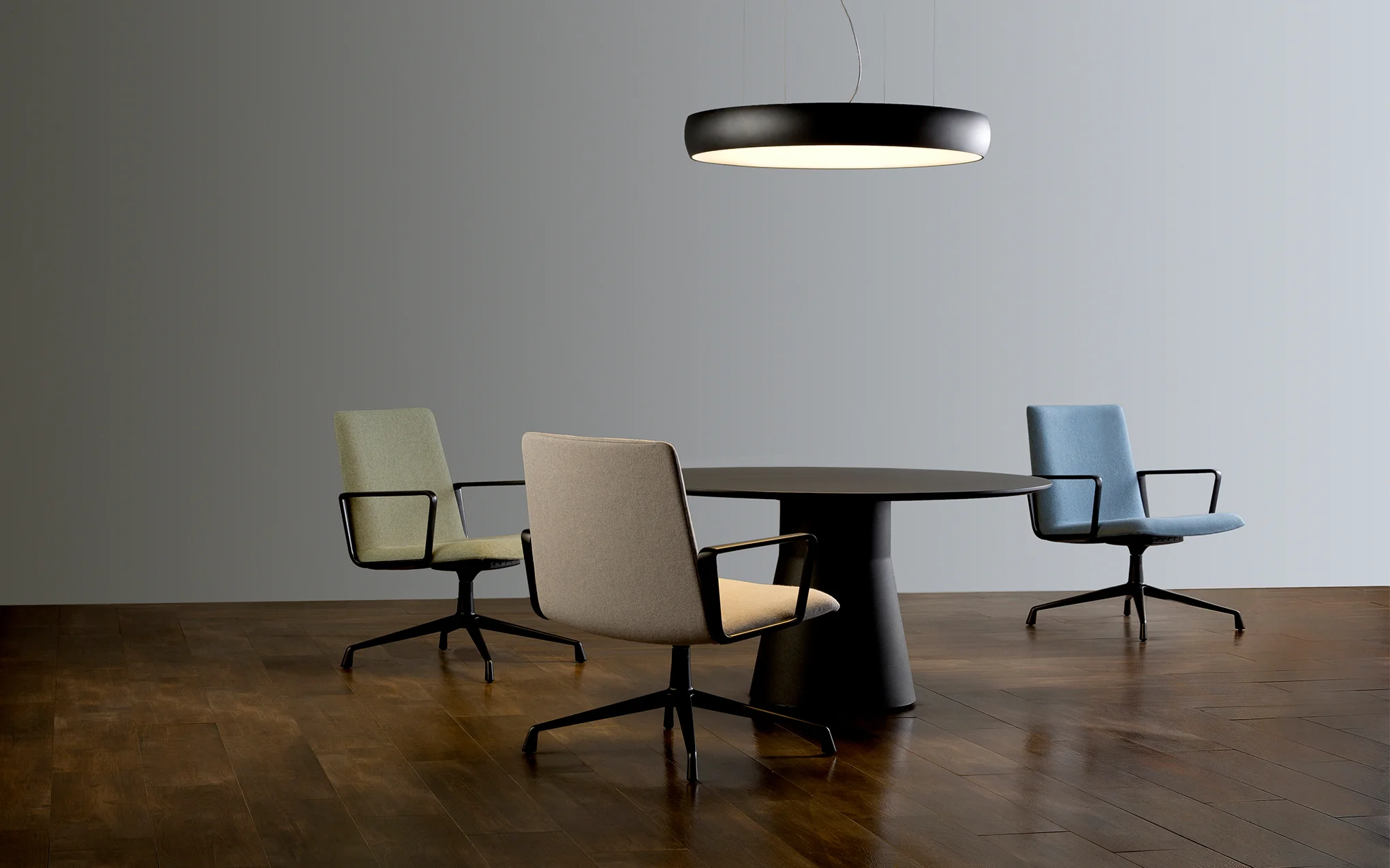 Reverse conference lounge table - round - Image 2