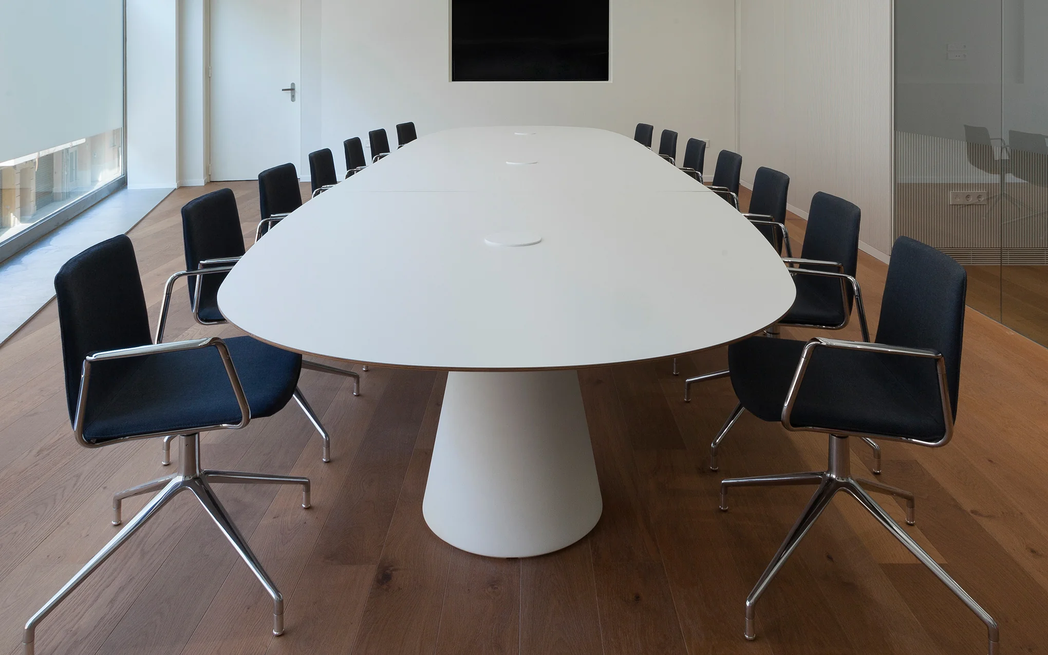 Reverse Conference table - Image 3