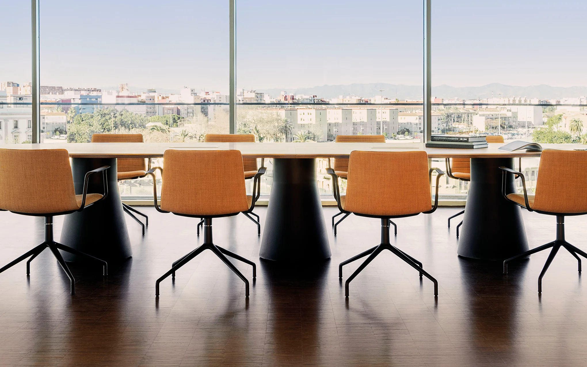Reverse Conference table - Image 5