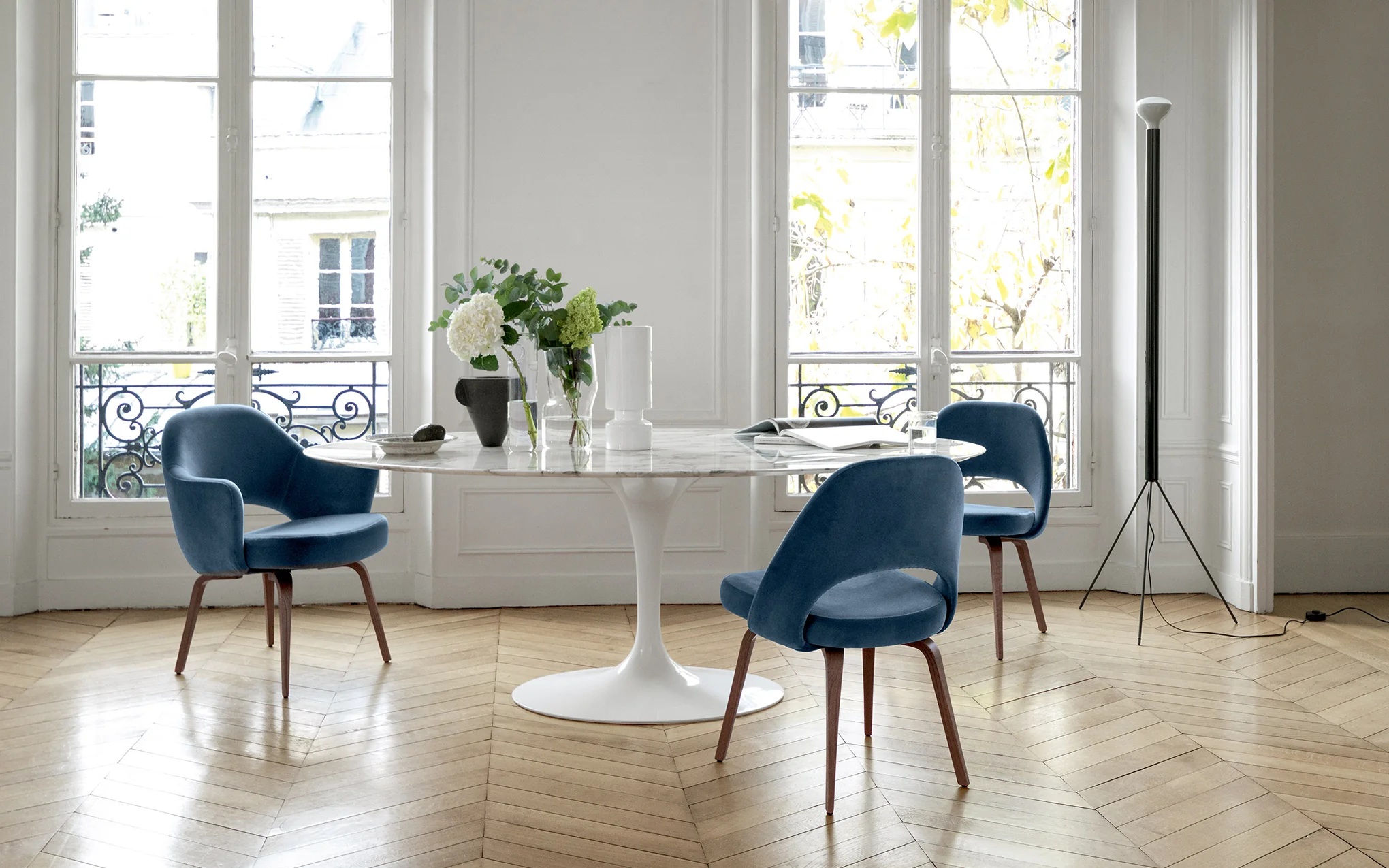 Saarinen round dining table - 137 cm - Image 5