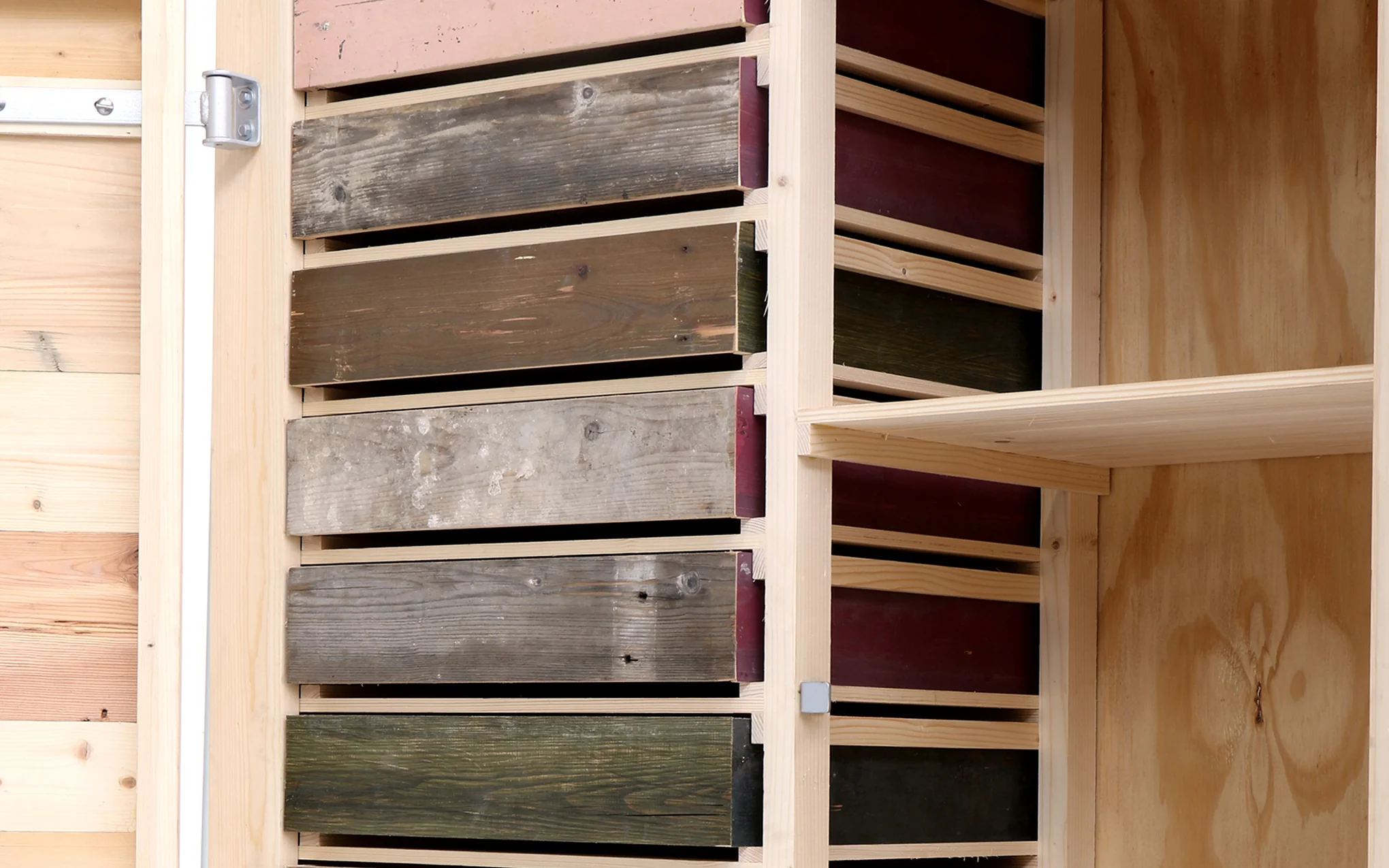Classic cupboard in Scrapwood - unlacquered - Image 8