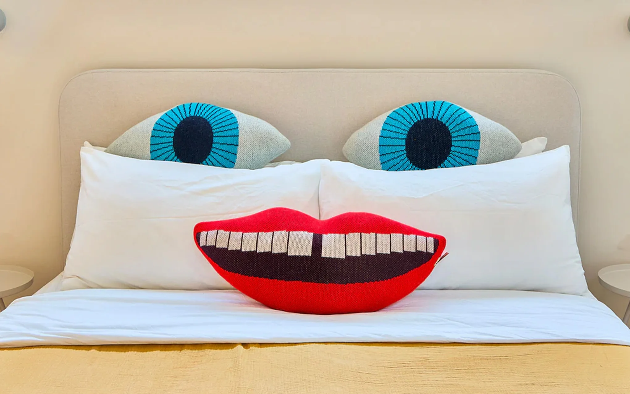 Smile Shaped cushion - Image 2