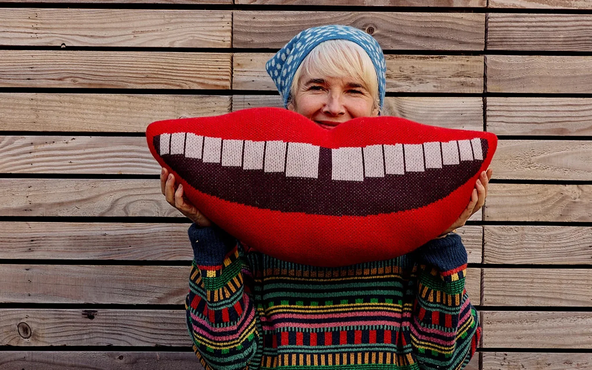 Smile Shaped cushion - Image 3