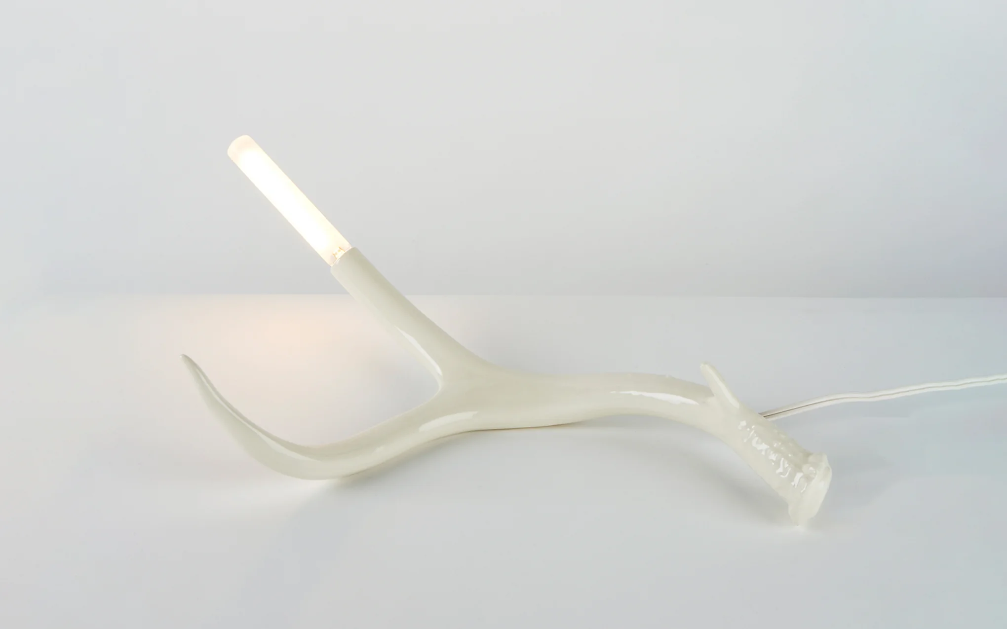 Superordinate Antler table light