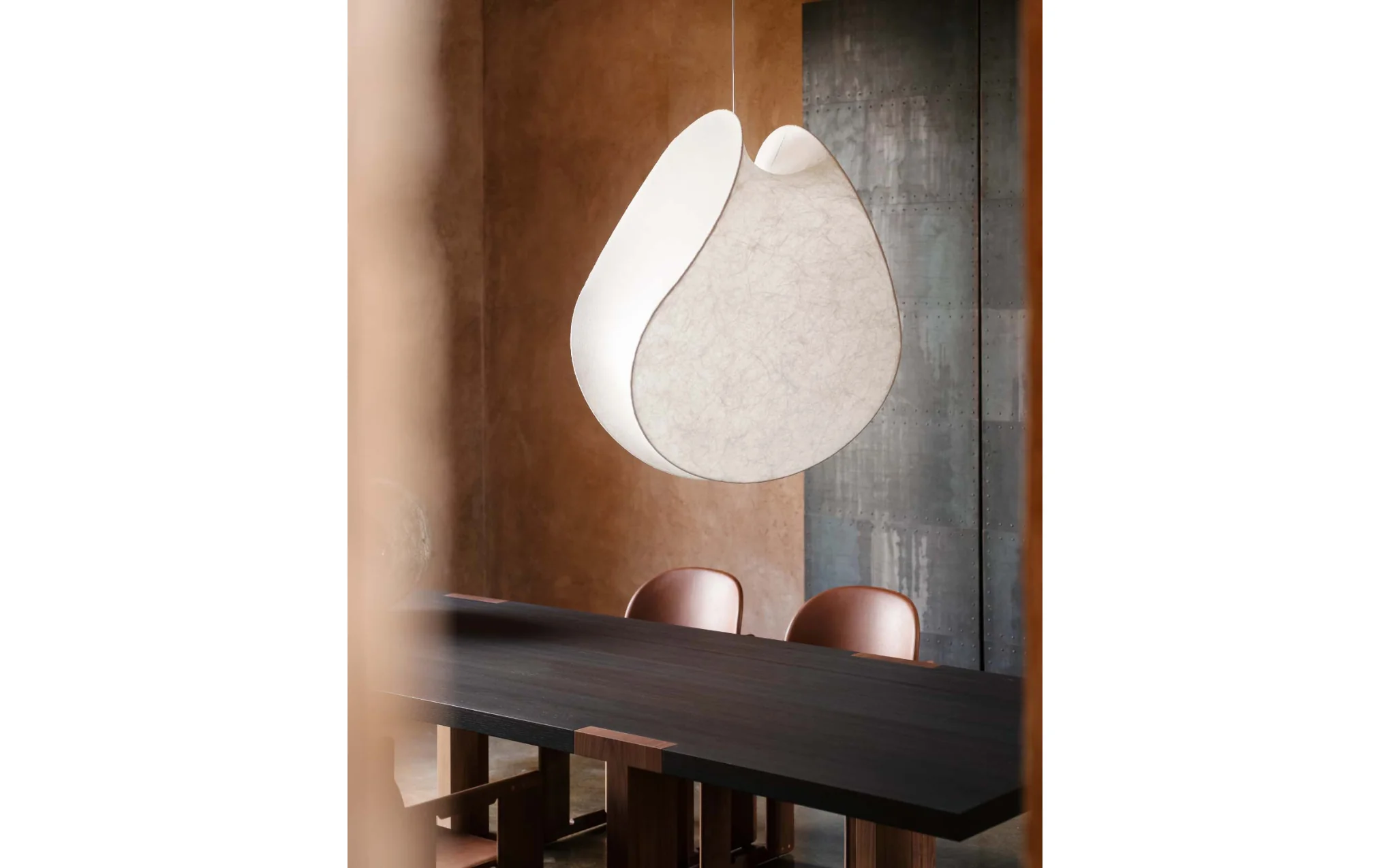 T dining table - Image 12