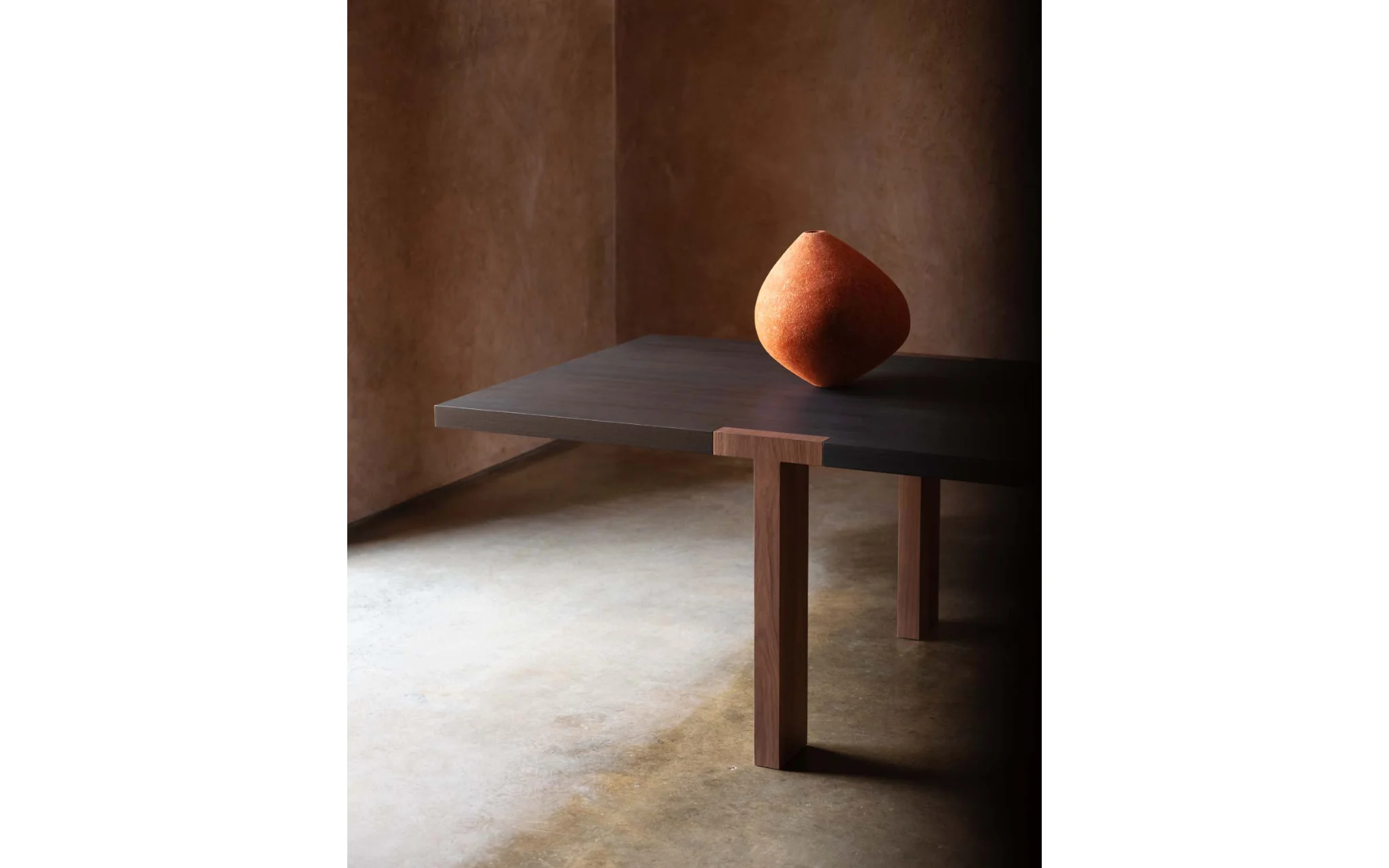 T dining table - Image 13