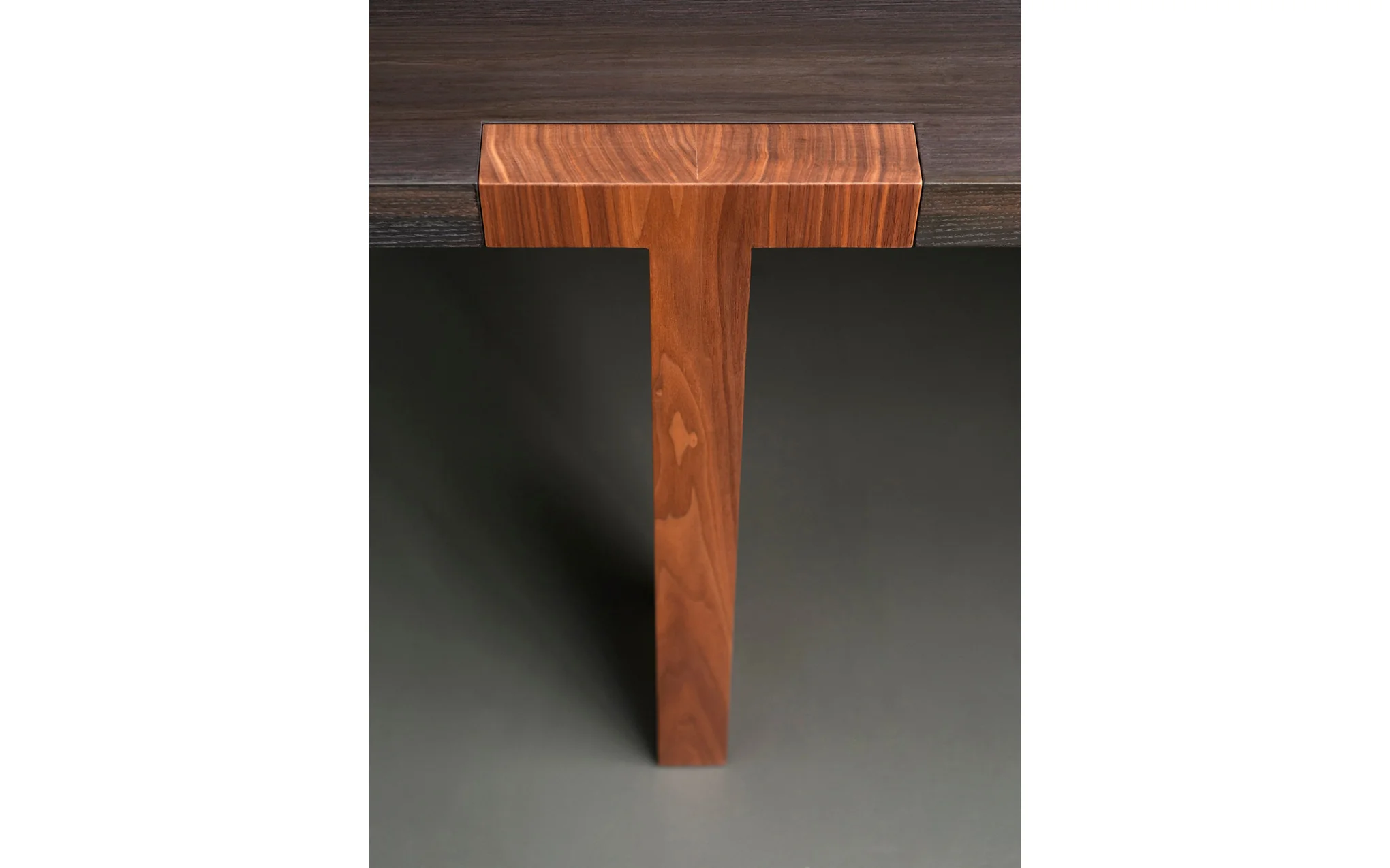 T dining table - Image 9