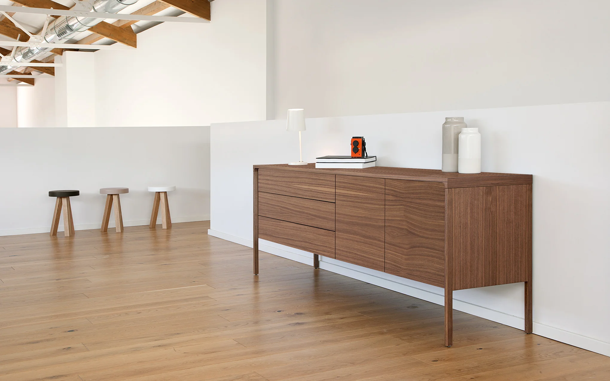 Tactile sideboard - 2 door & 3 drawers - Image 5