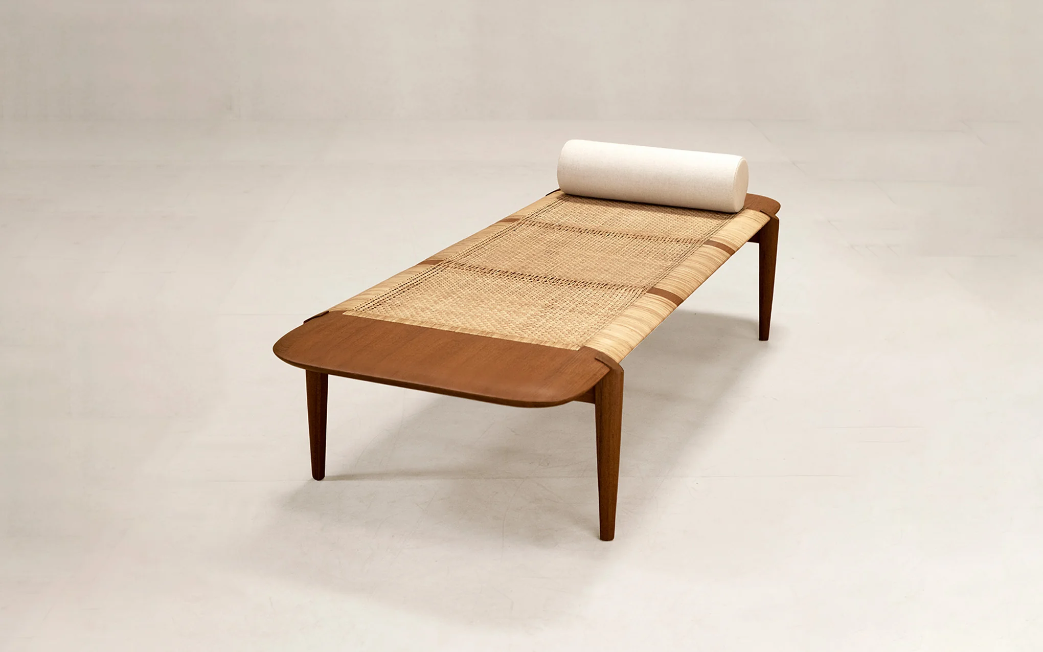 Tangāli day bed