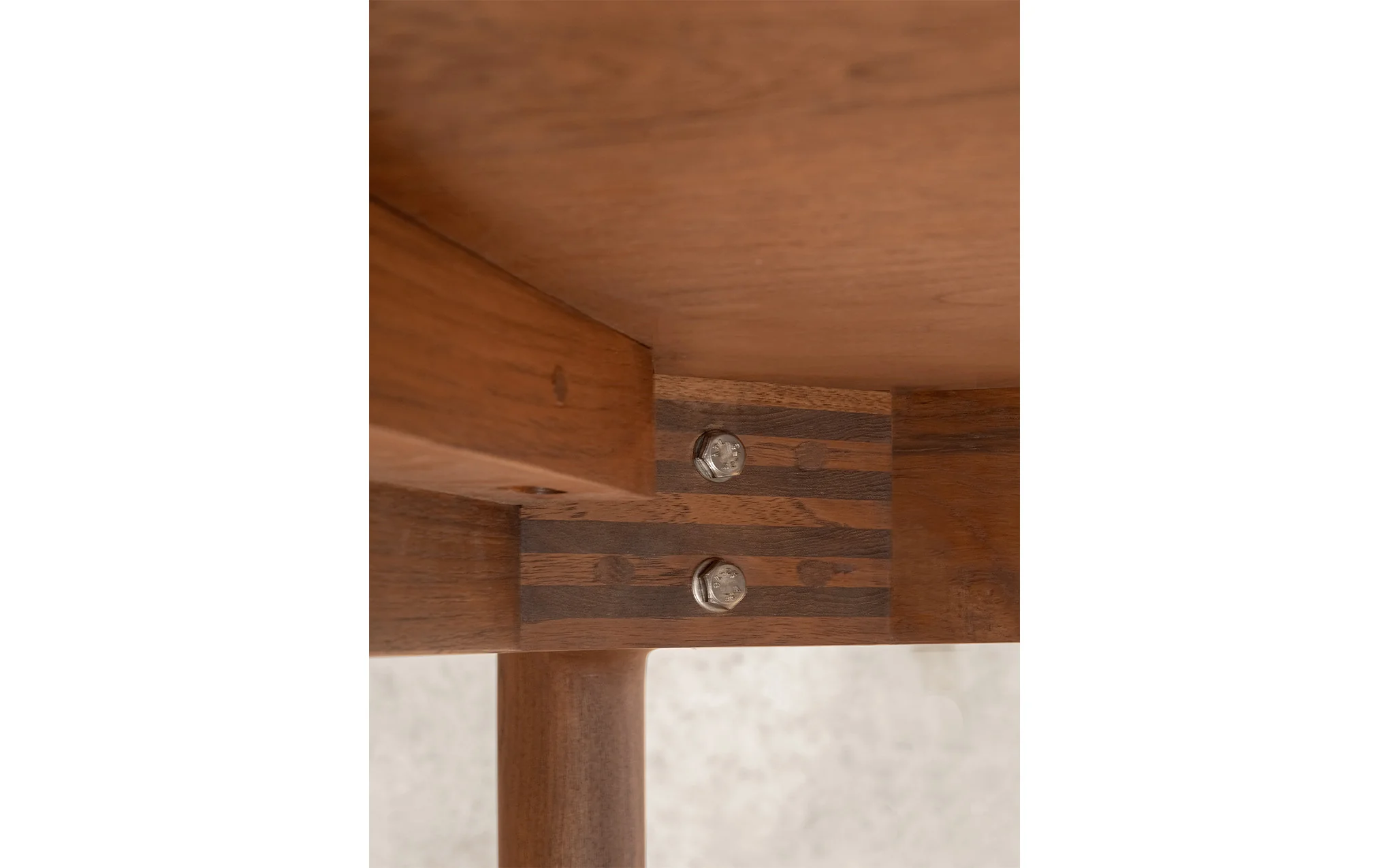 Tangāli dining table - Image 5