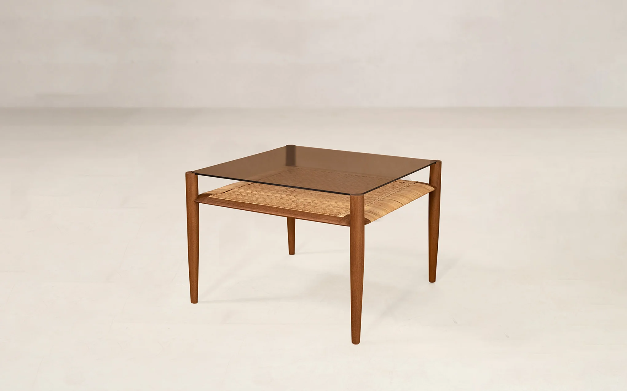 Tangāli side table - Image 2