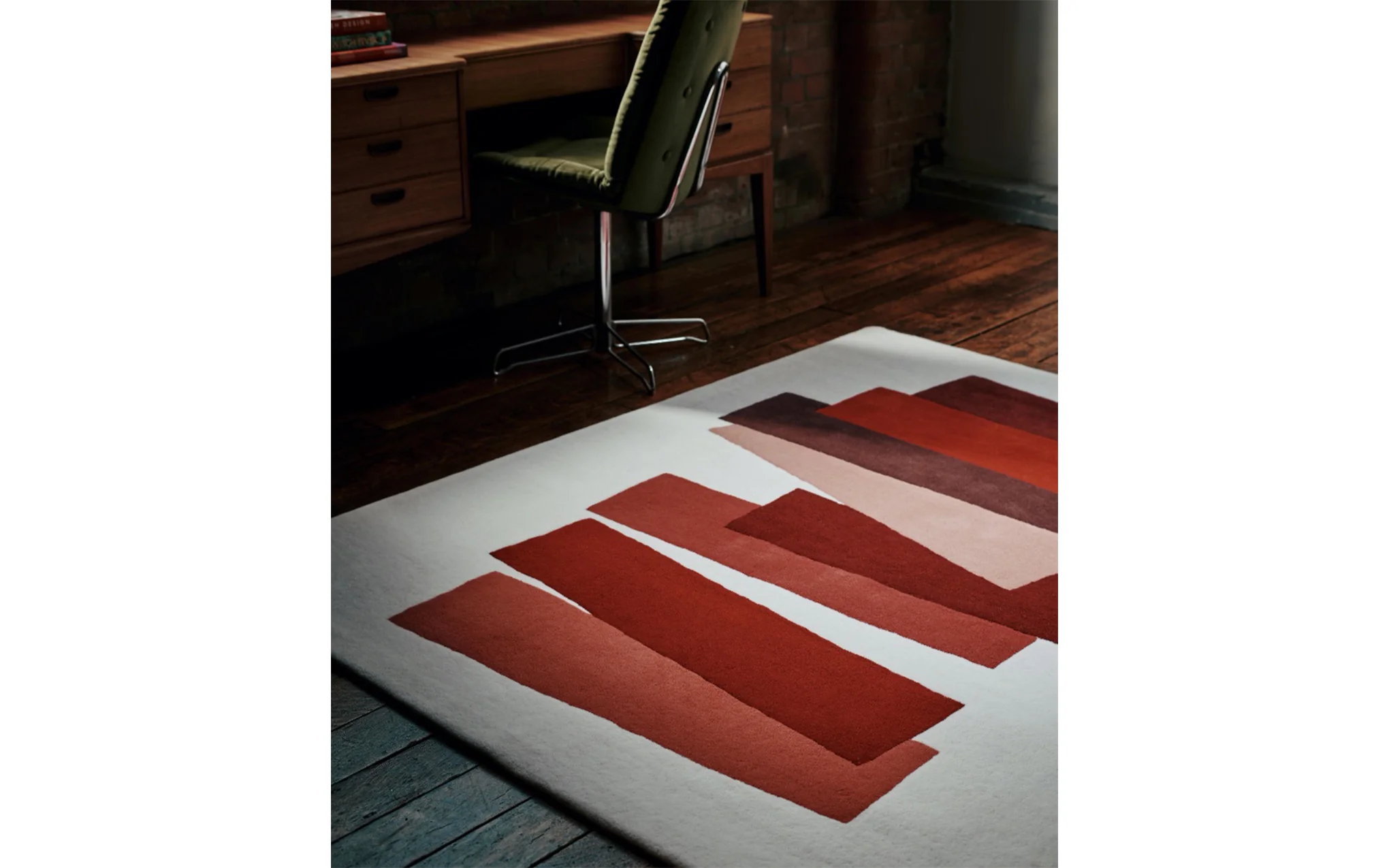 The Many Faces of Red rug - Image 2