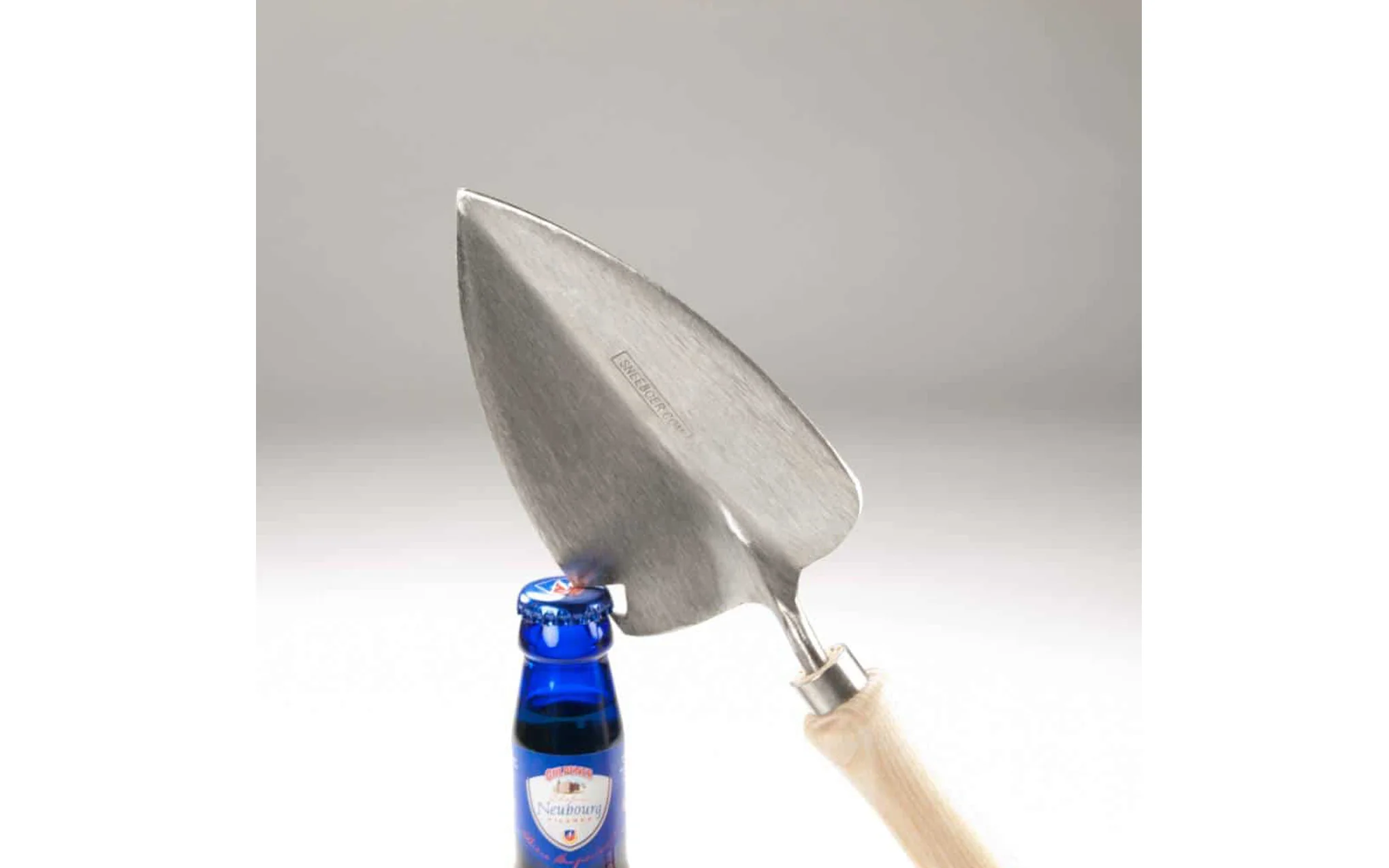 Transplanting trowel with opener - Image 3