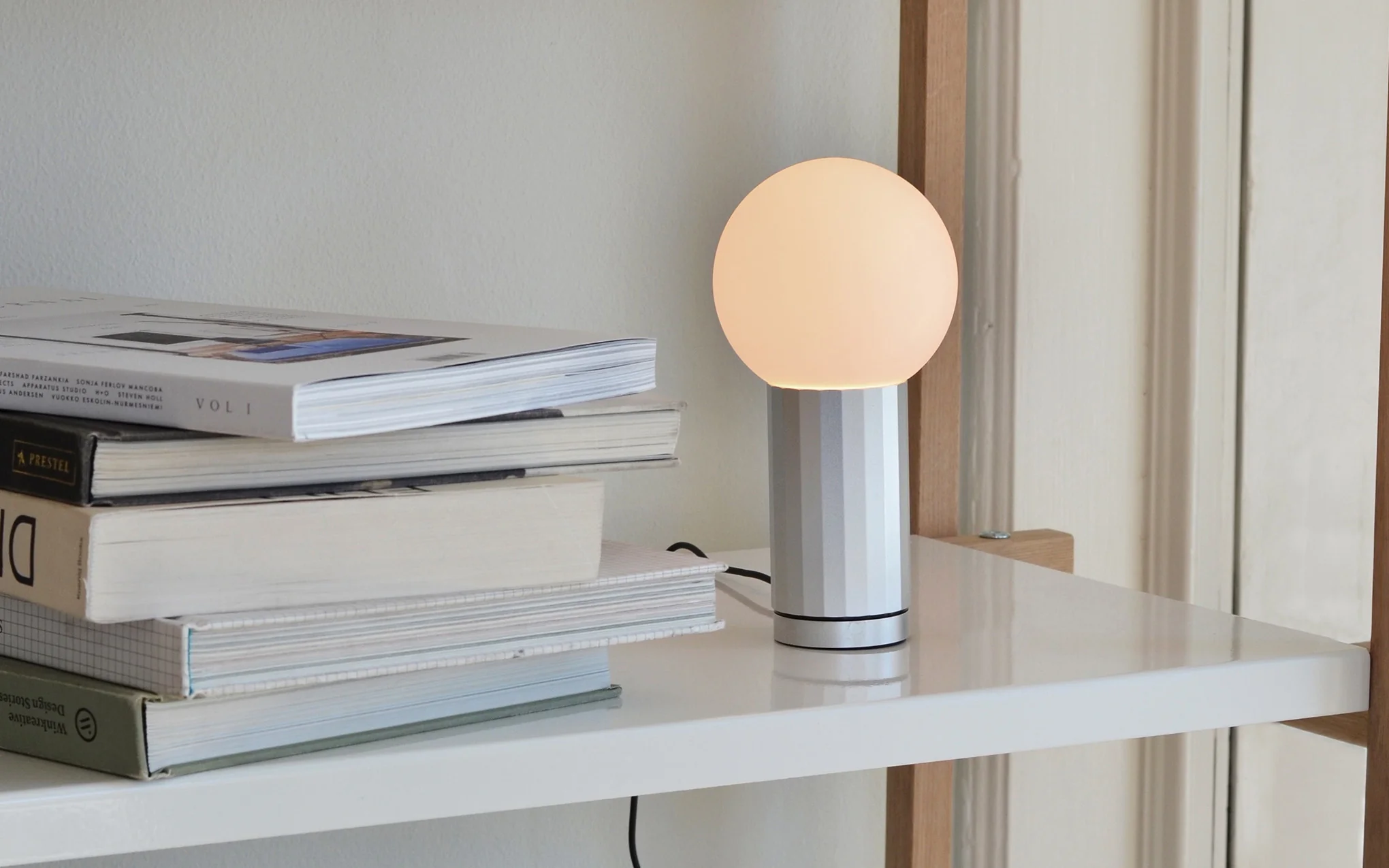 Turn On table light - Image 10