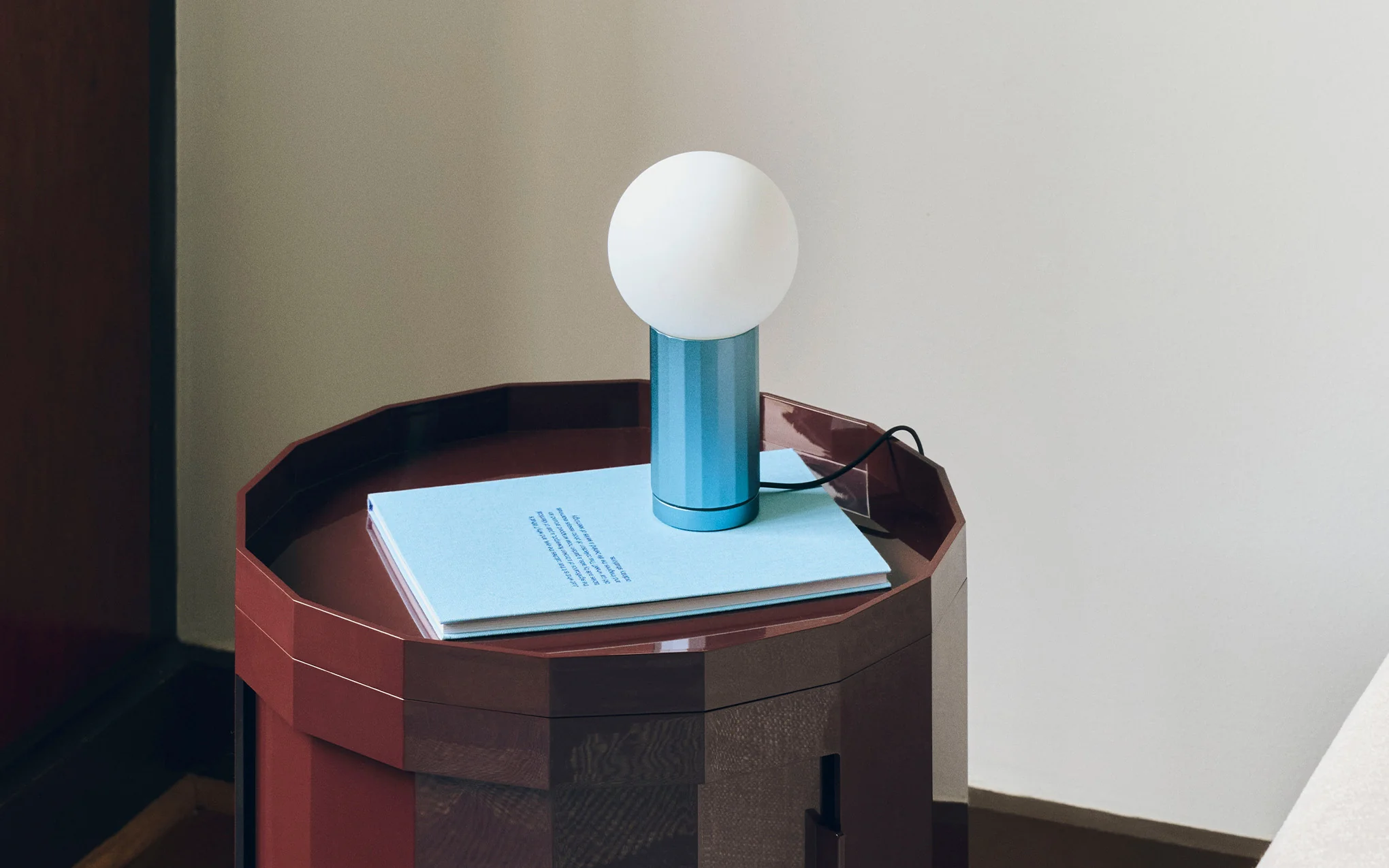 Turn On table light - Image 12