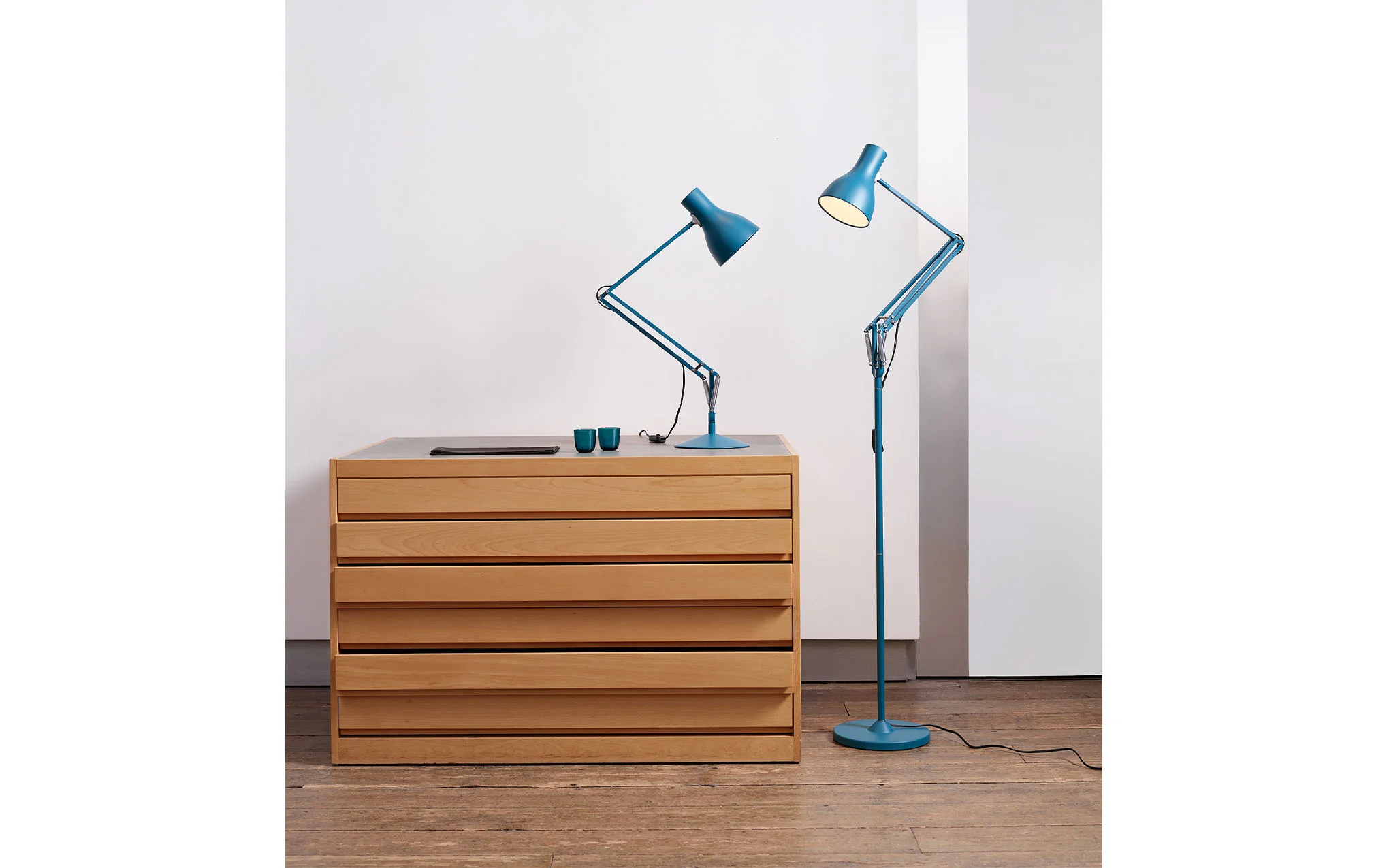 Type 75 desk lamp - Margaret Howell edition - Image 6