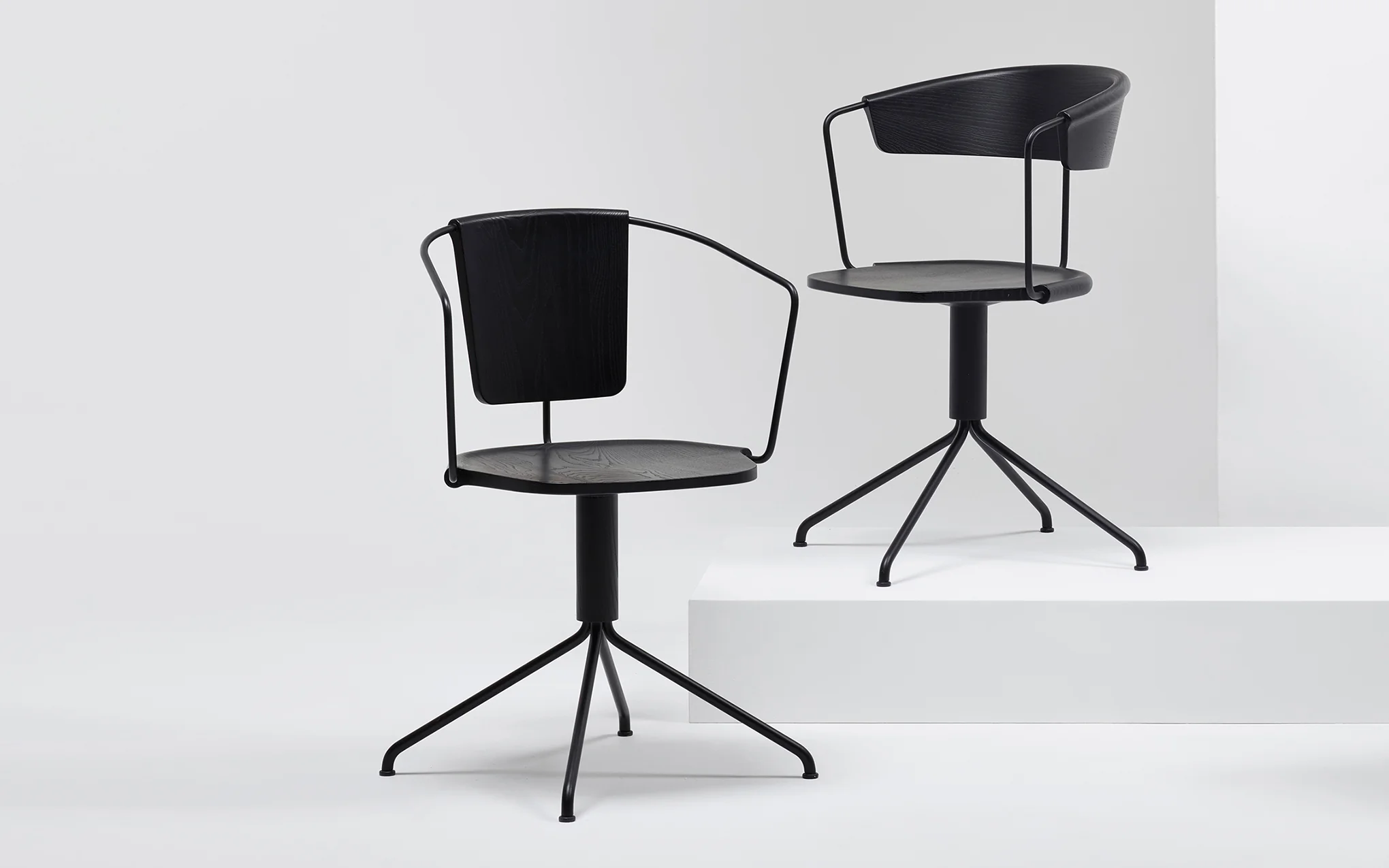 Uncino chairs