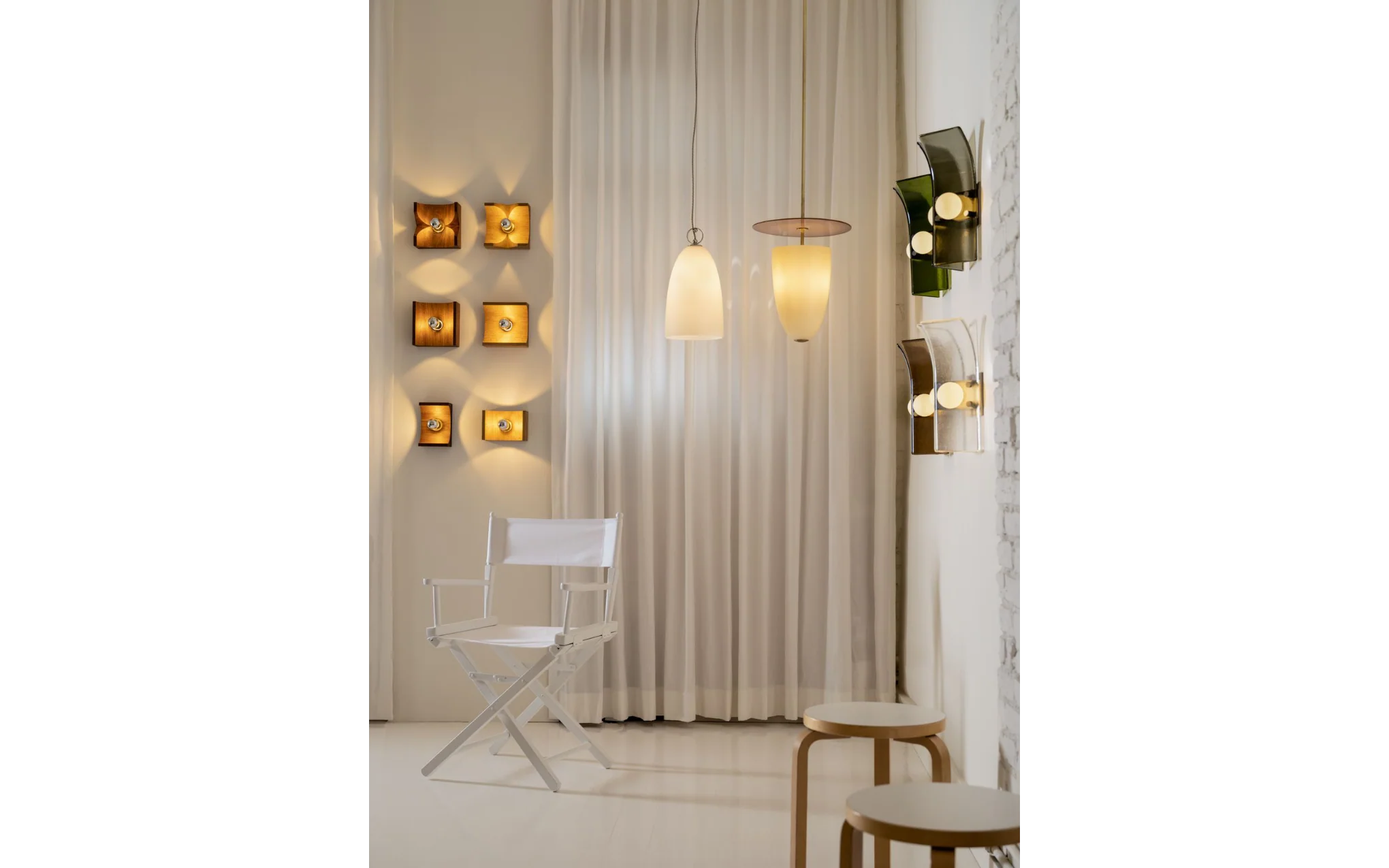 Wood sconce - full - Image 4
