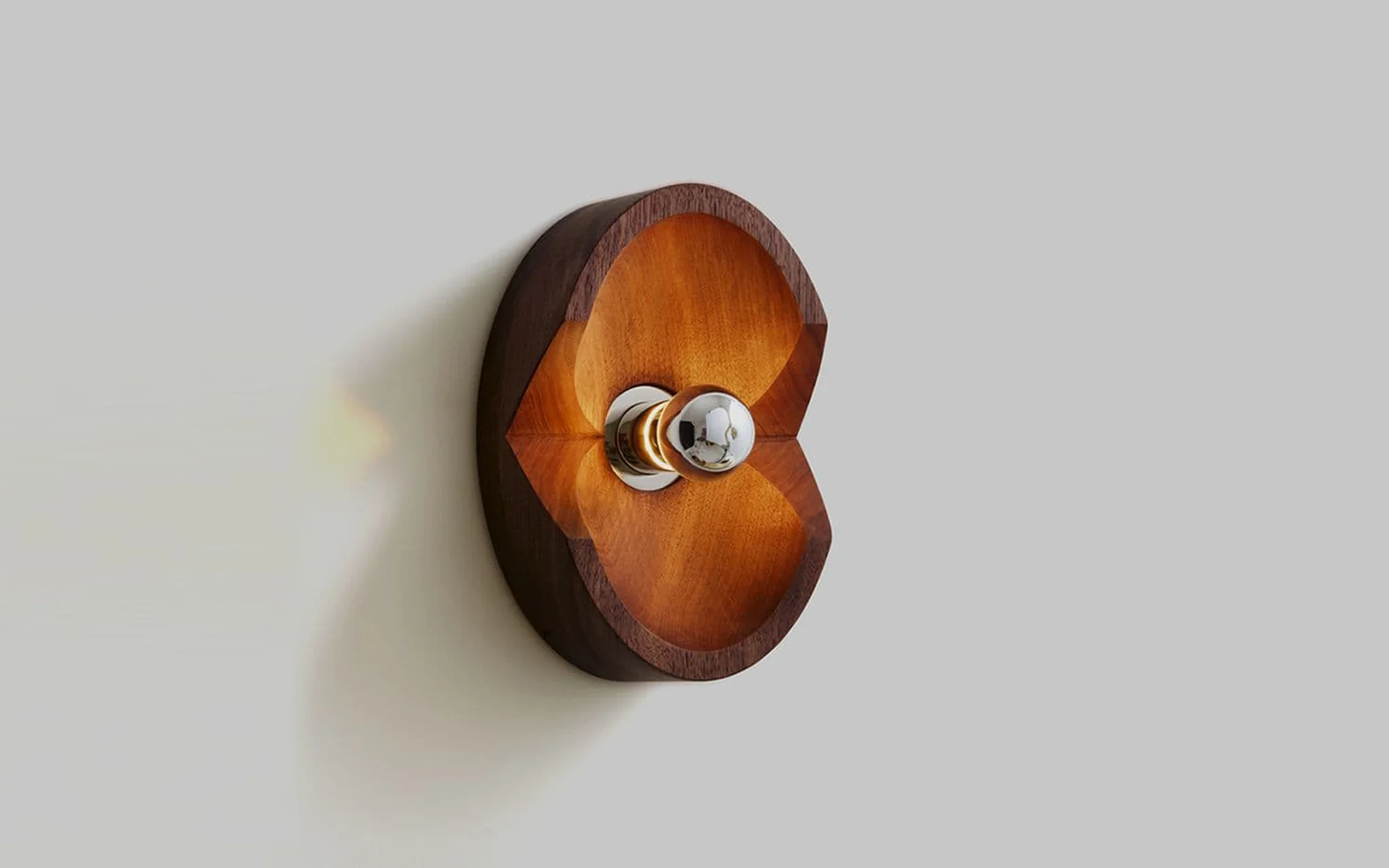 Wood sconce - oval - Image 2